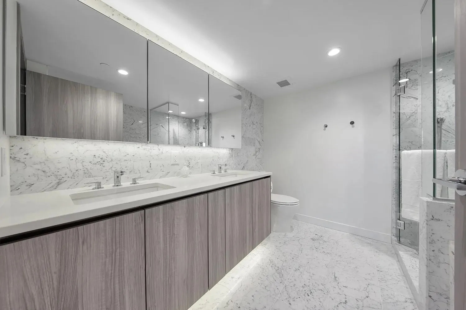 1008 1768 Cook Street