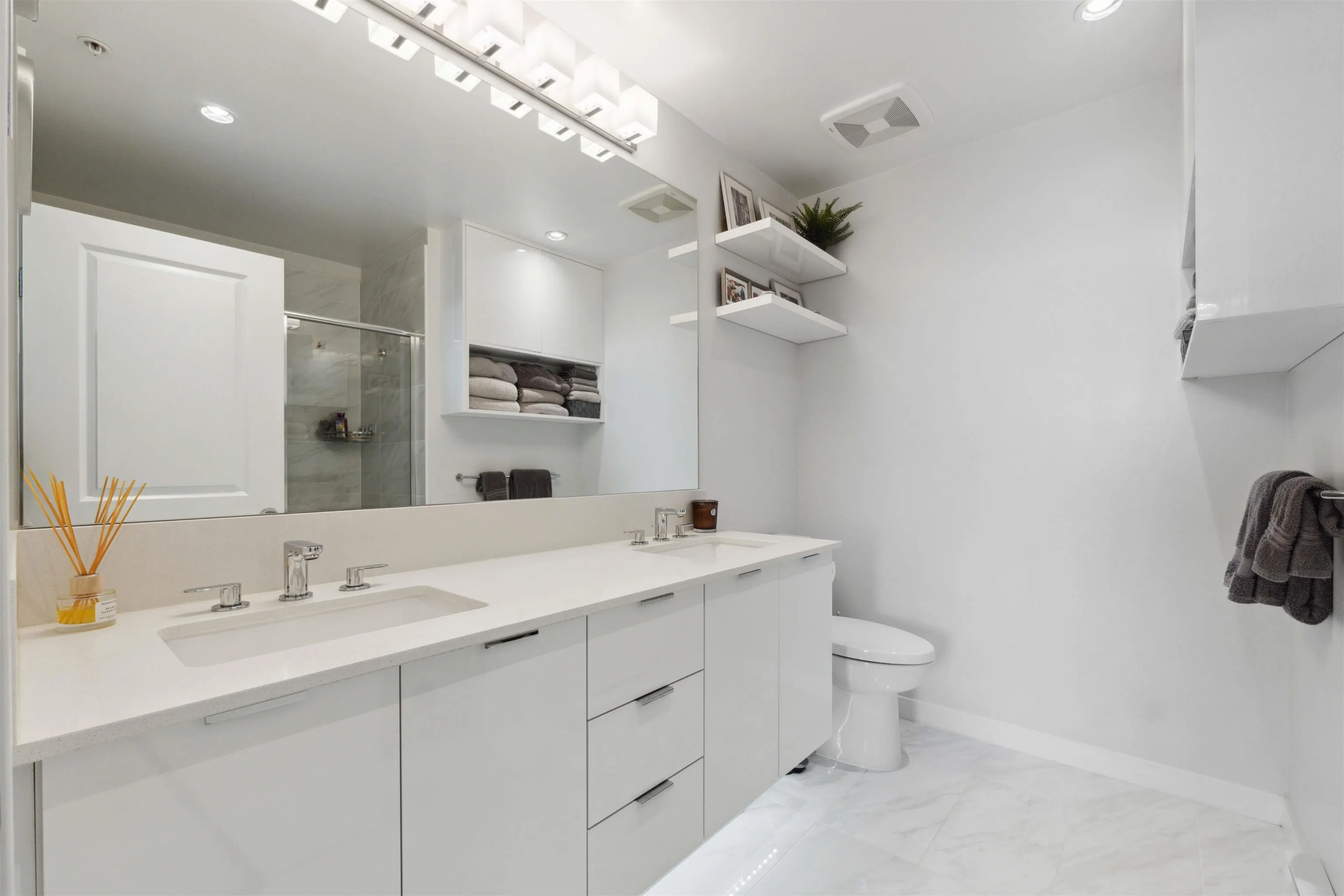 C520 8150 207 Street