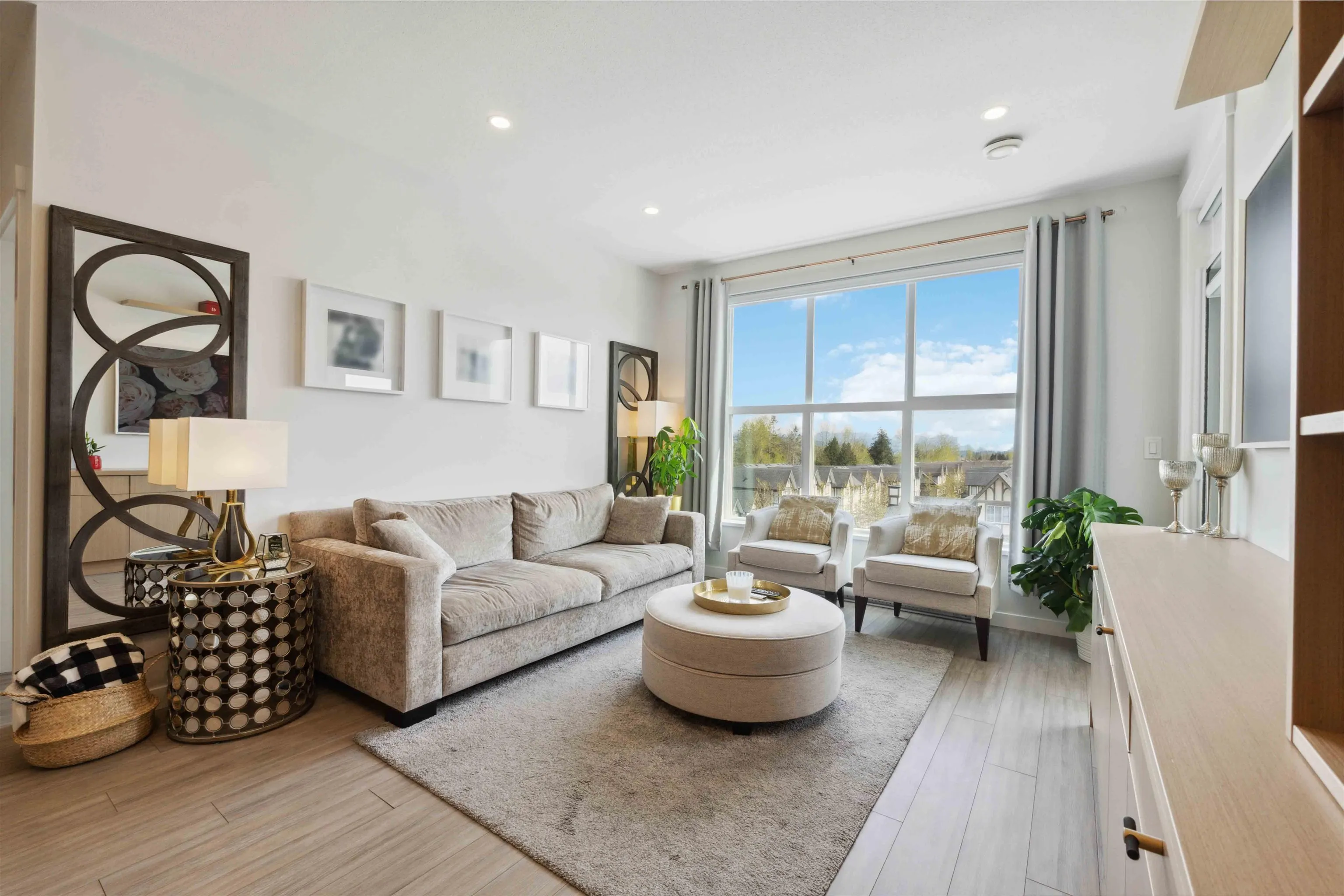 C520 8150 207 Street