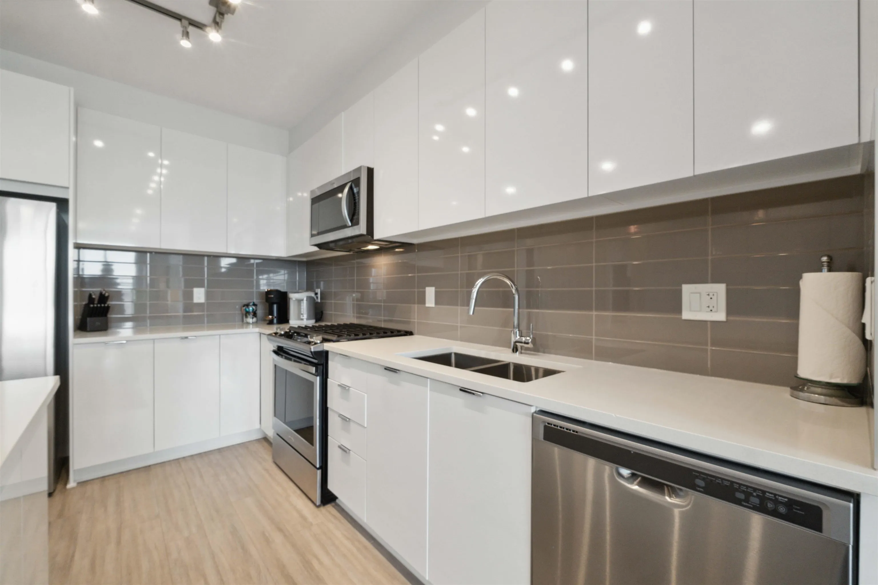 C520 8150 207 Street