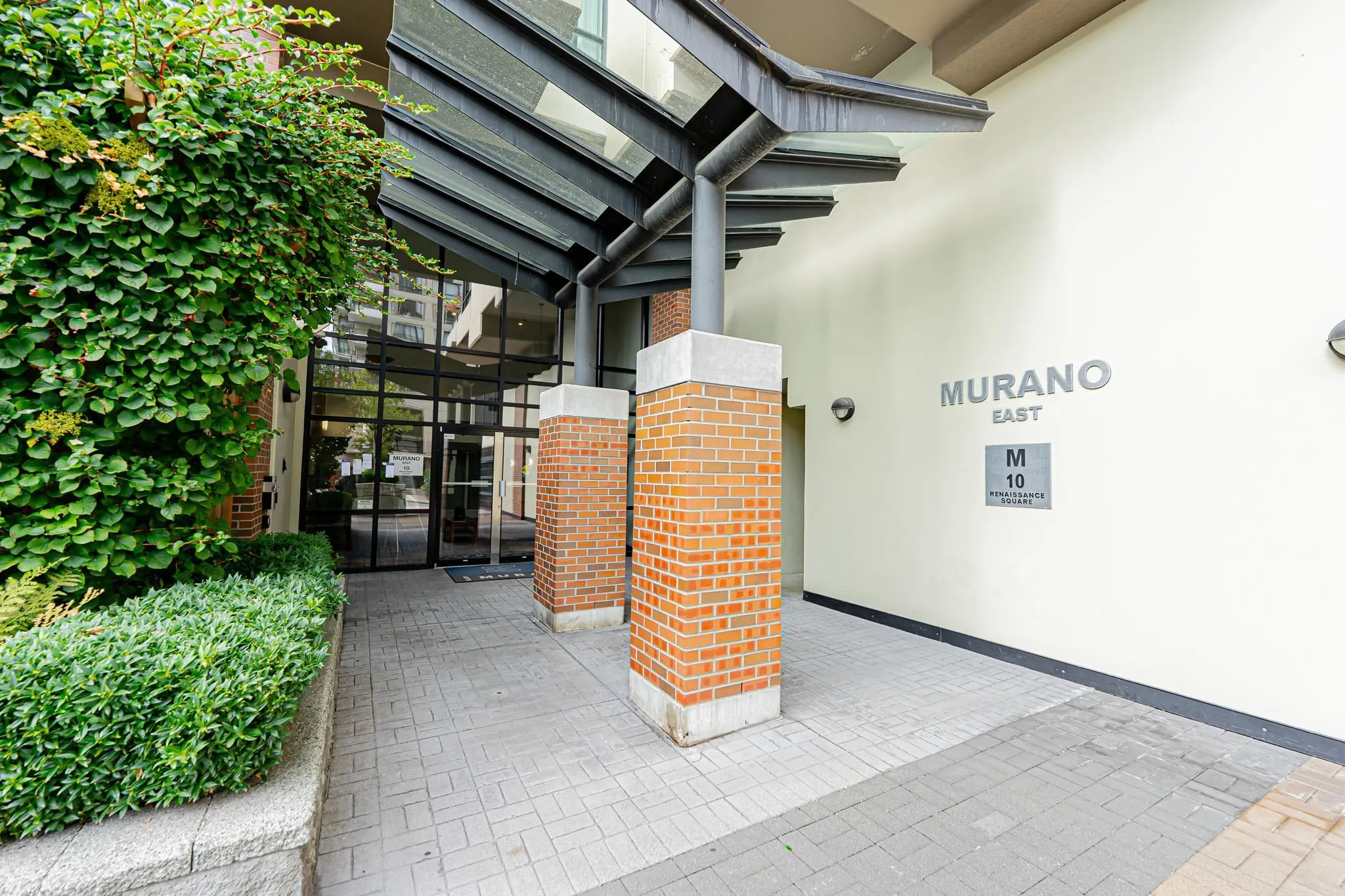 412 10 Renaissance Square