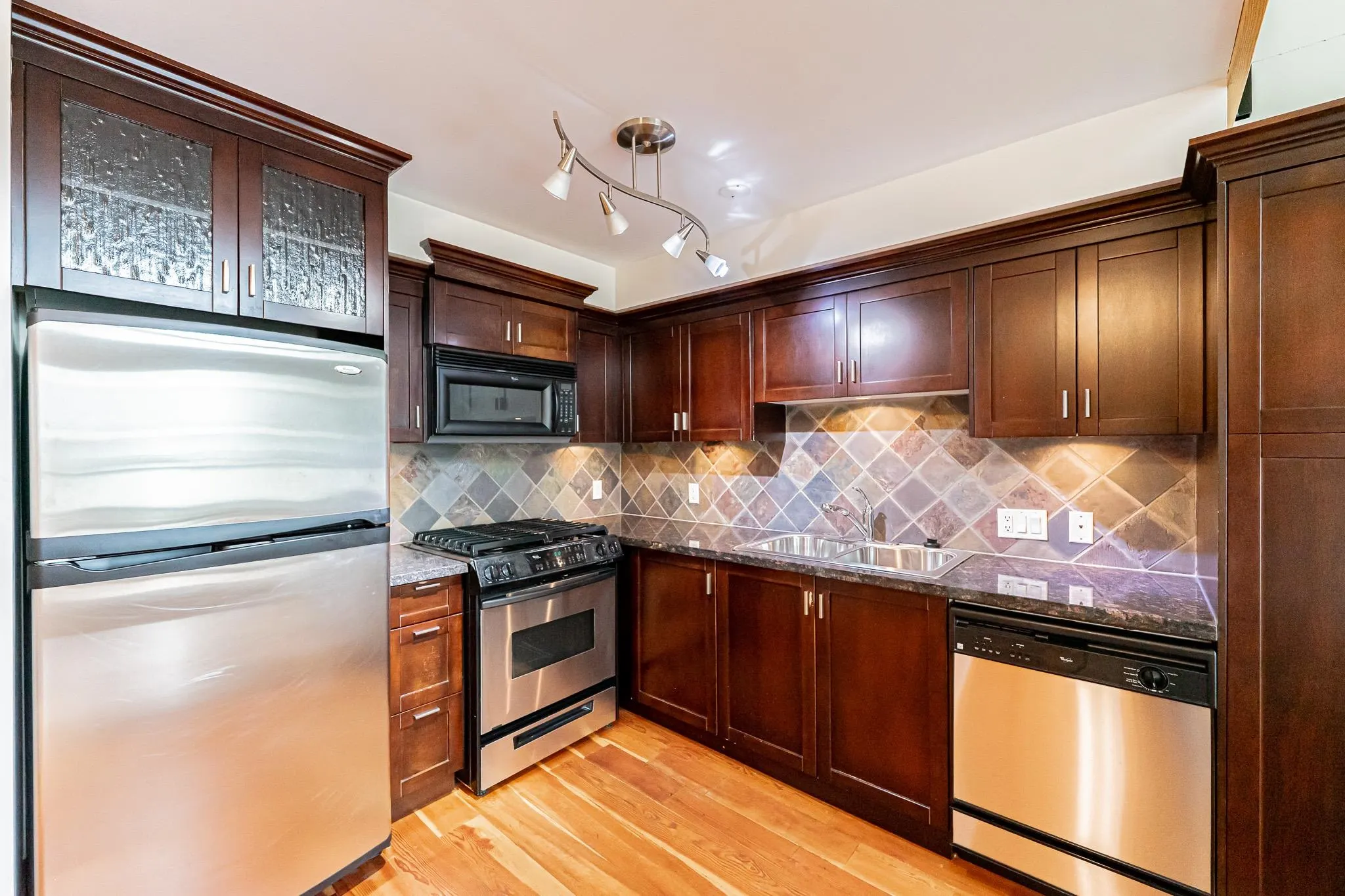 412 10 Renaissance Square