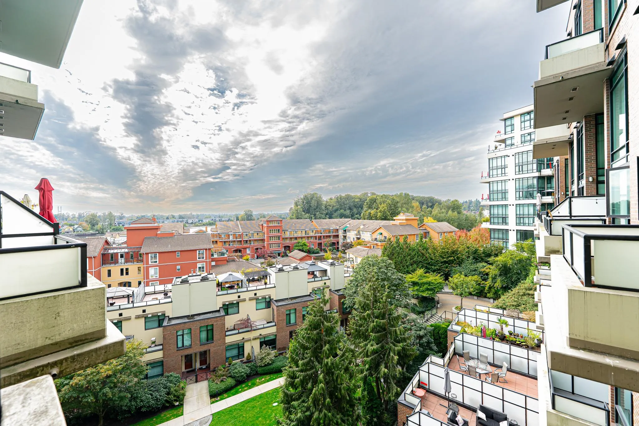 412 10 Renaissance Square