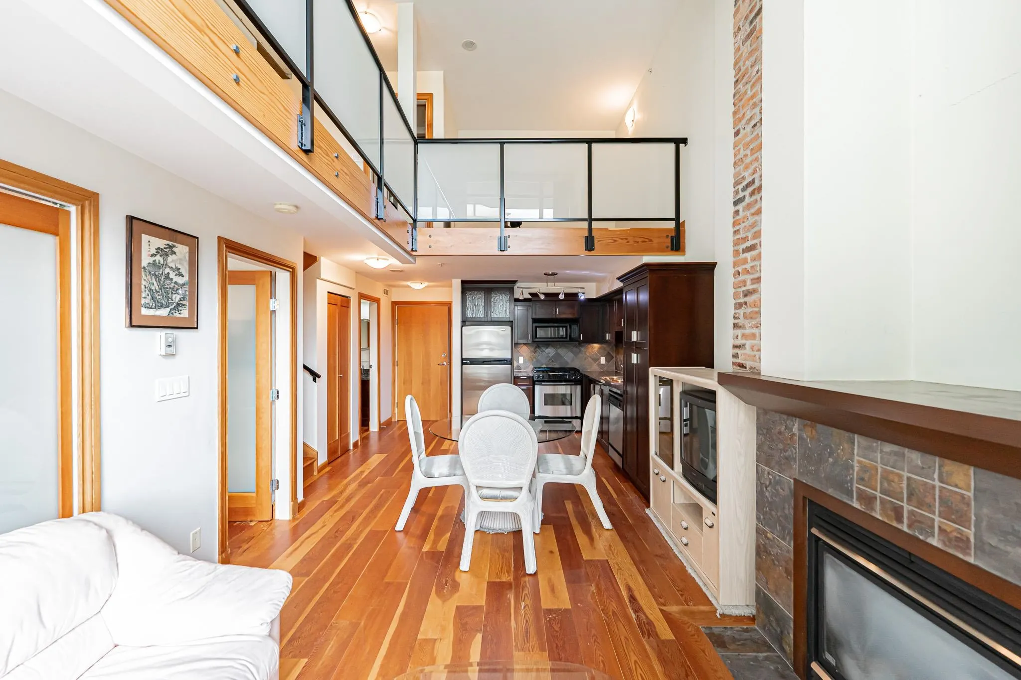 412 10 Renaissance Square