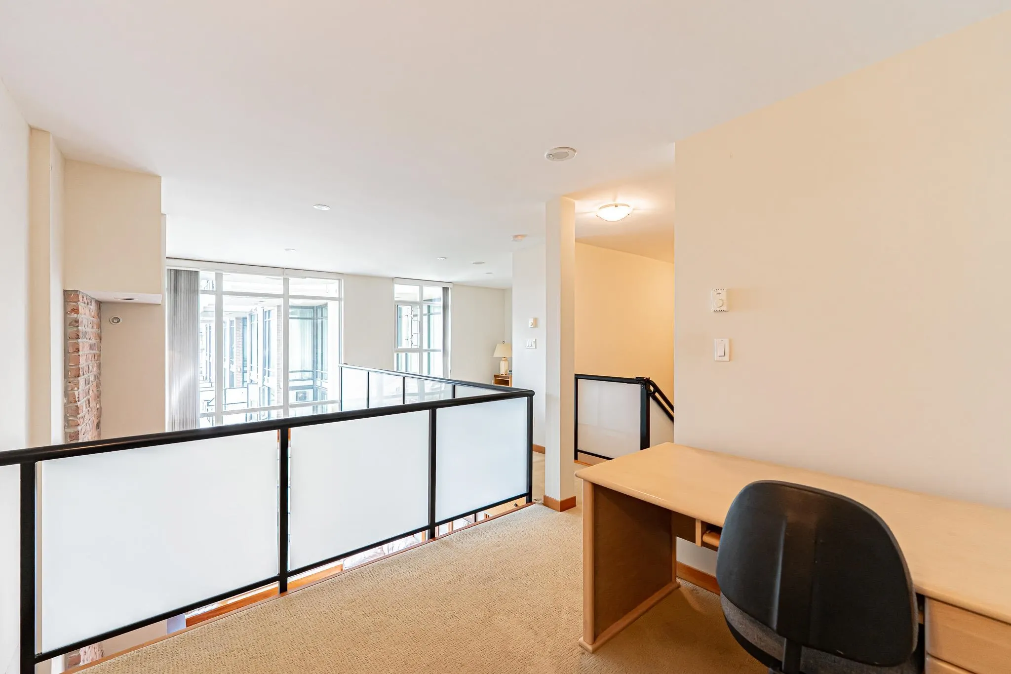 412 10 Renaissance Square