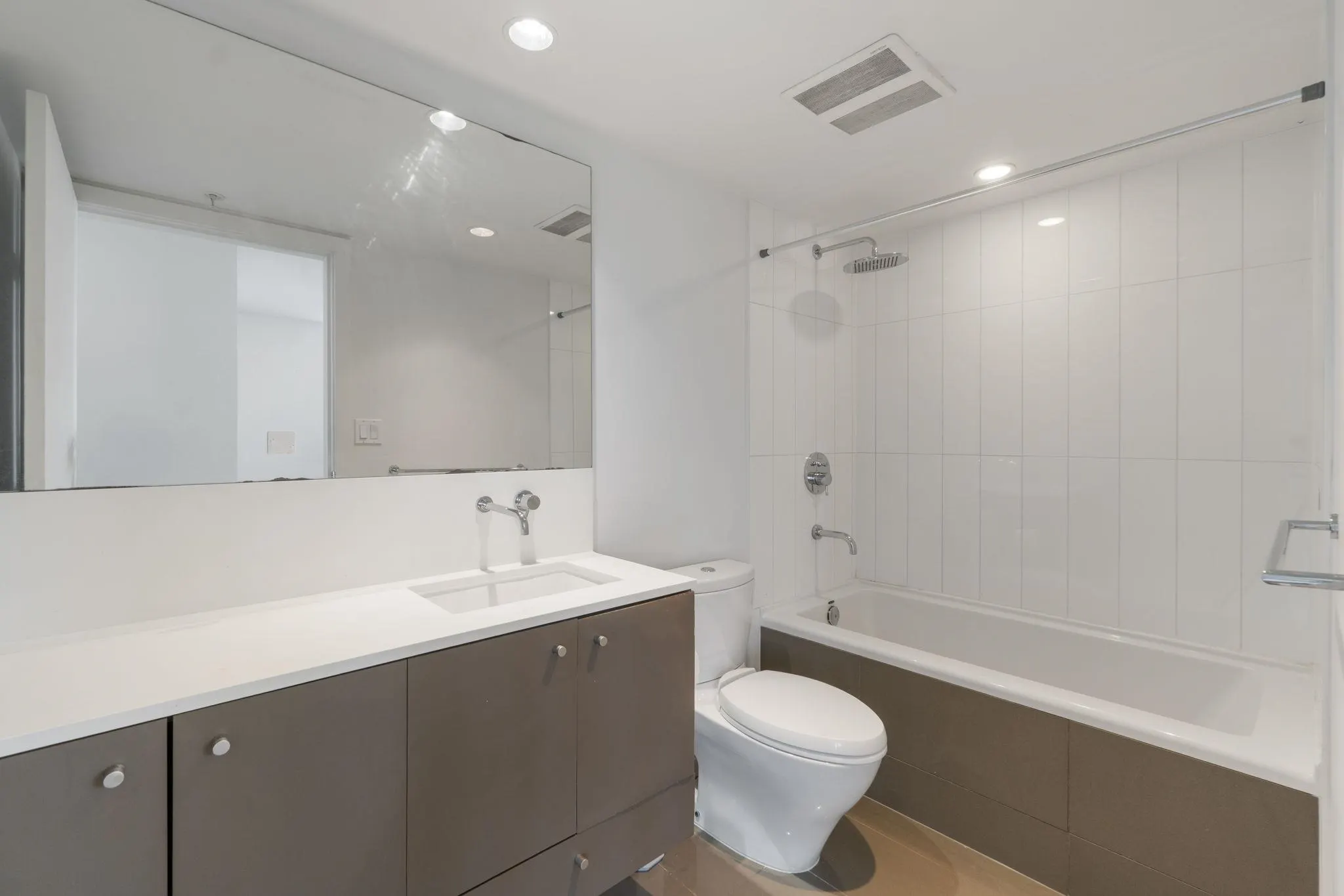 2007 999 Seymour Street