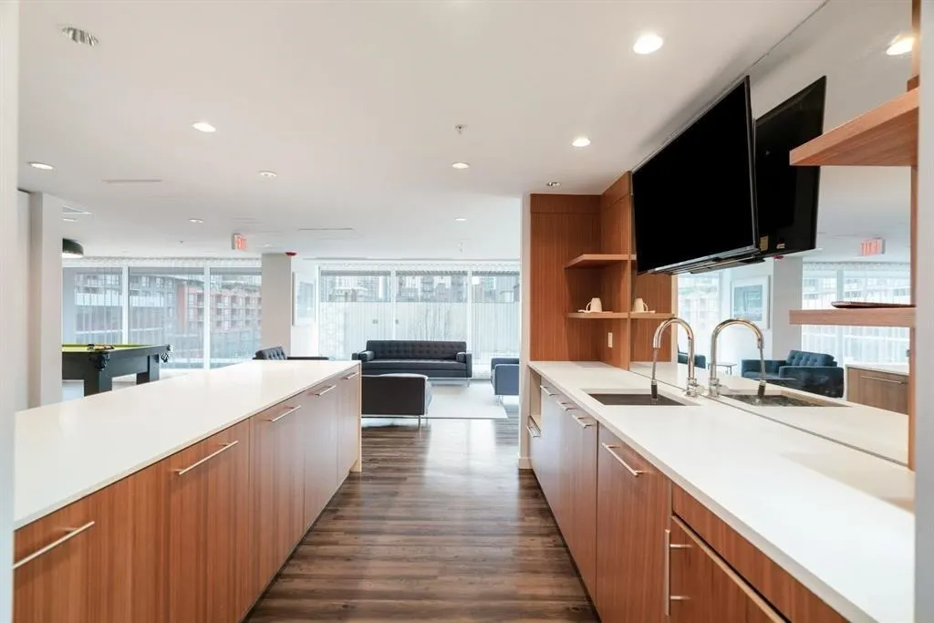 2007 999 Seymour Street