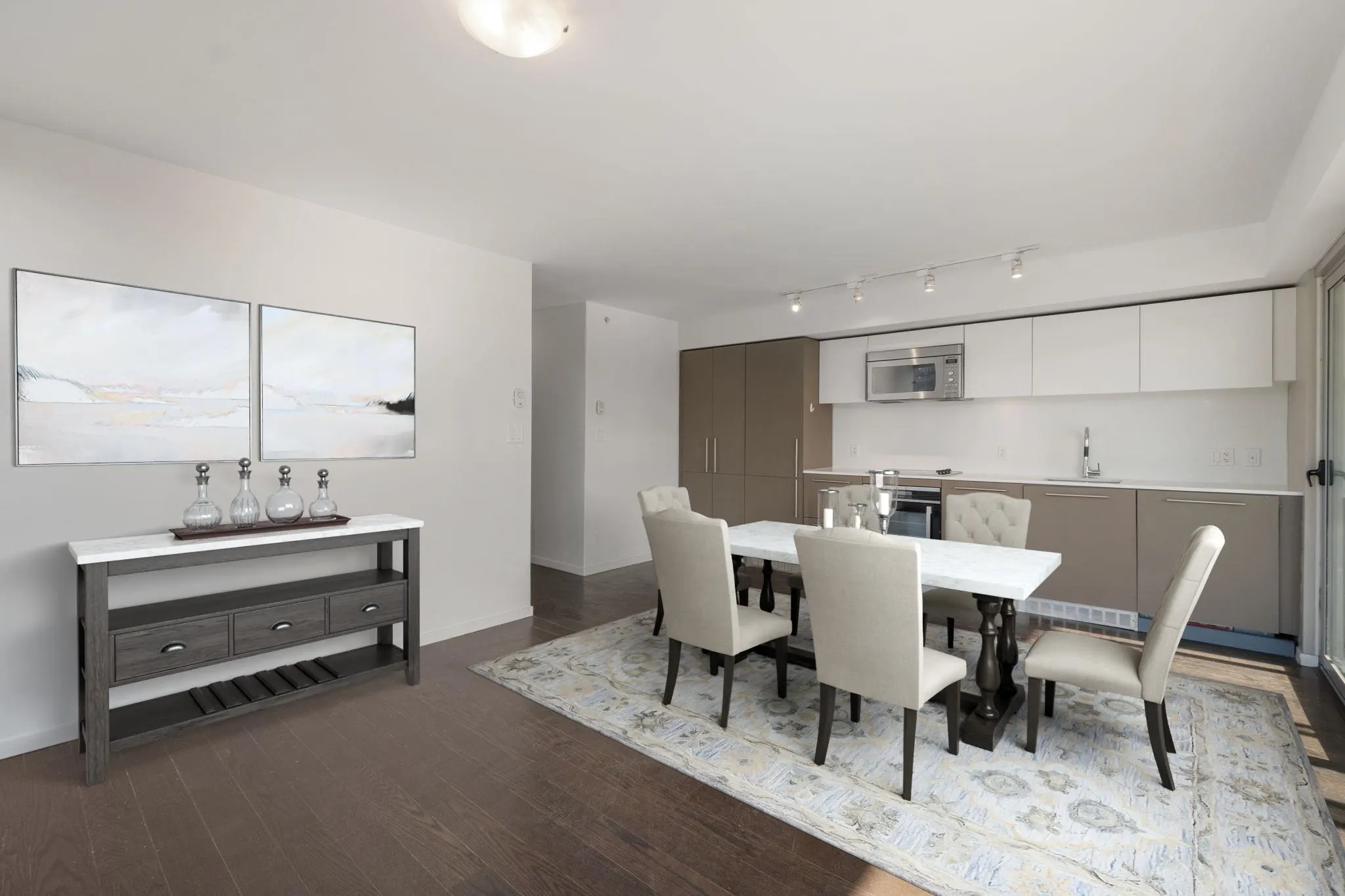 2007 999 Seymour Street