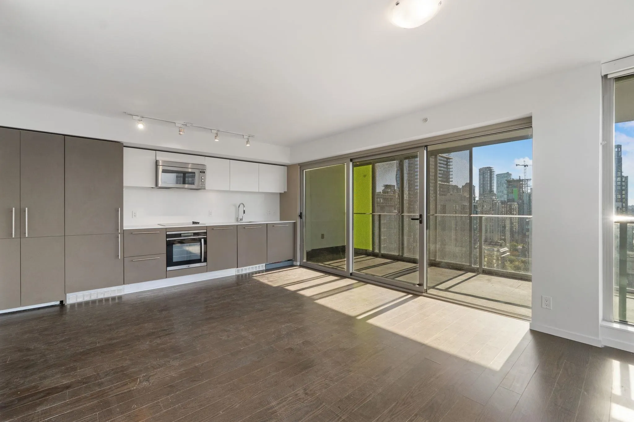 2007 999 Seymour Street