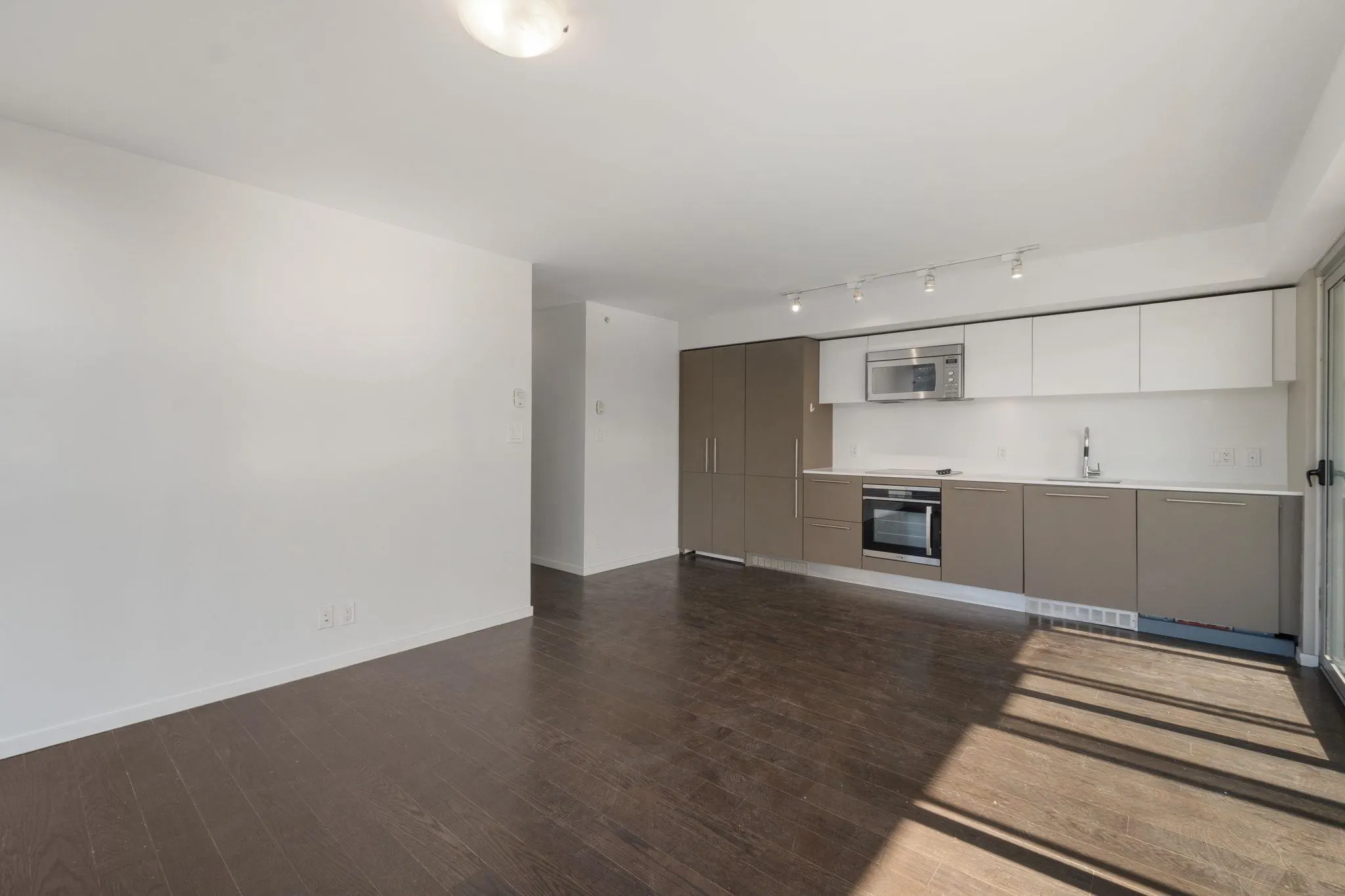 2007 999 Seymour Street