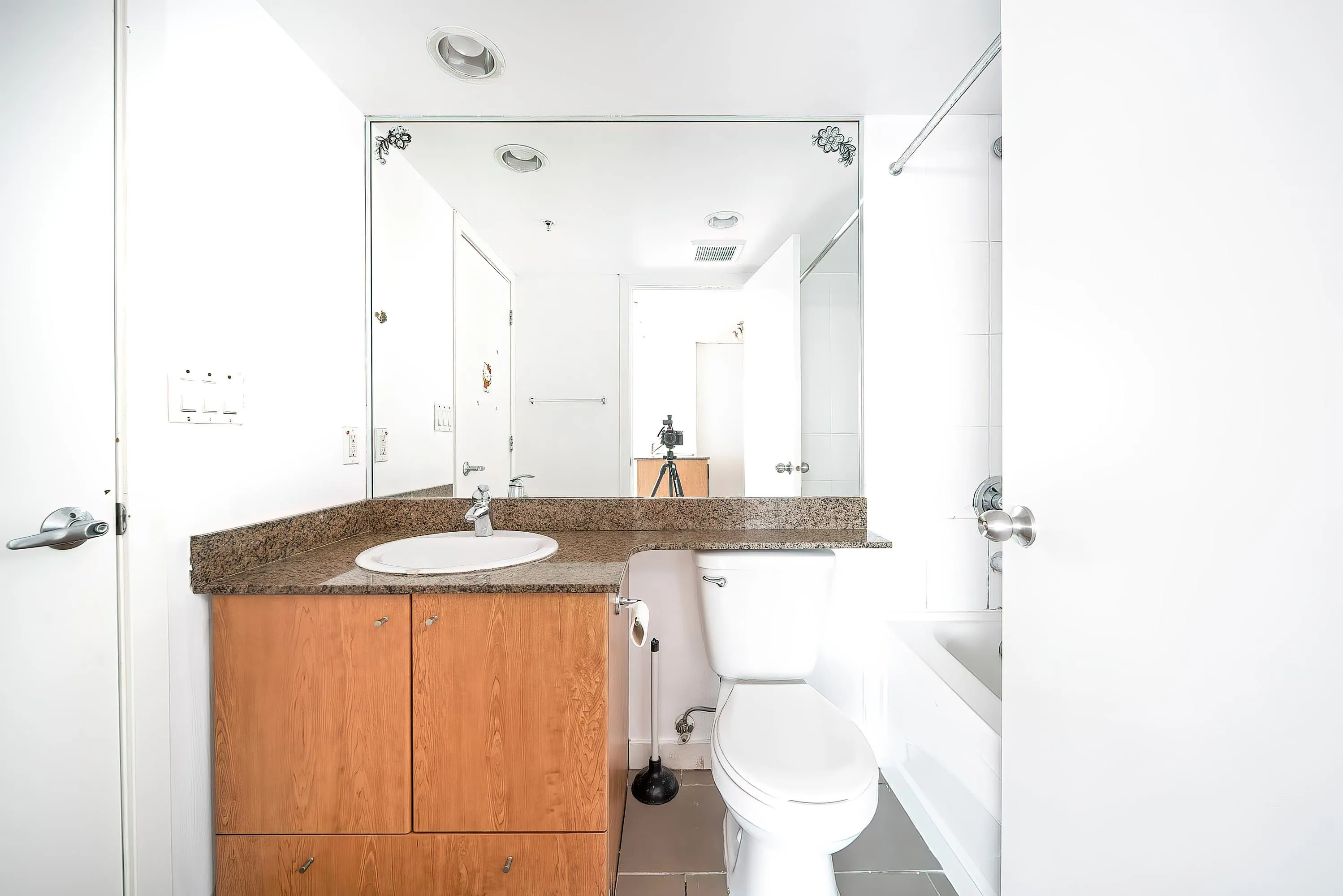 2307 7063 Hall Avenue