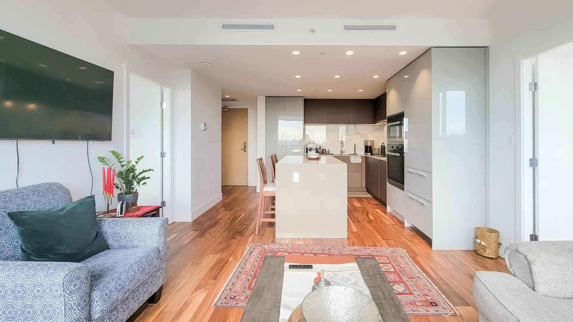 1302 1632 Lions Gate Lane