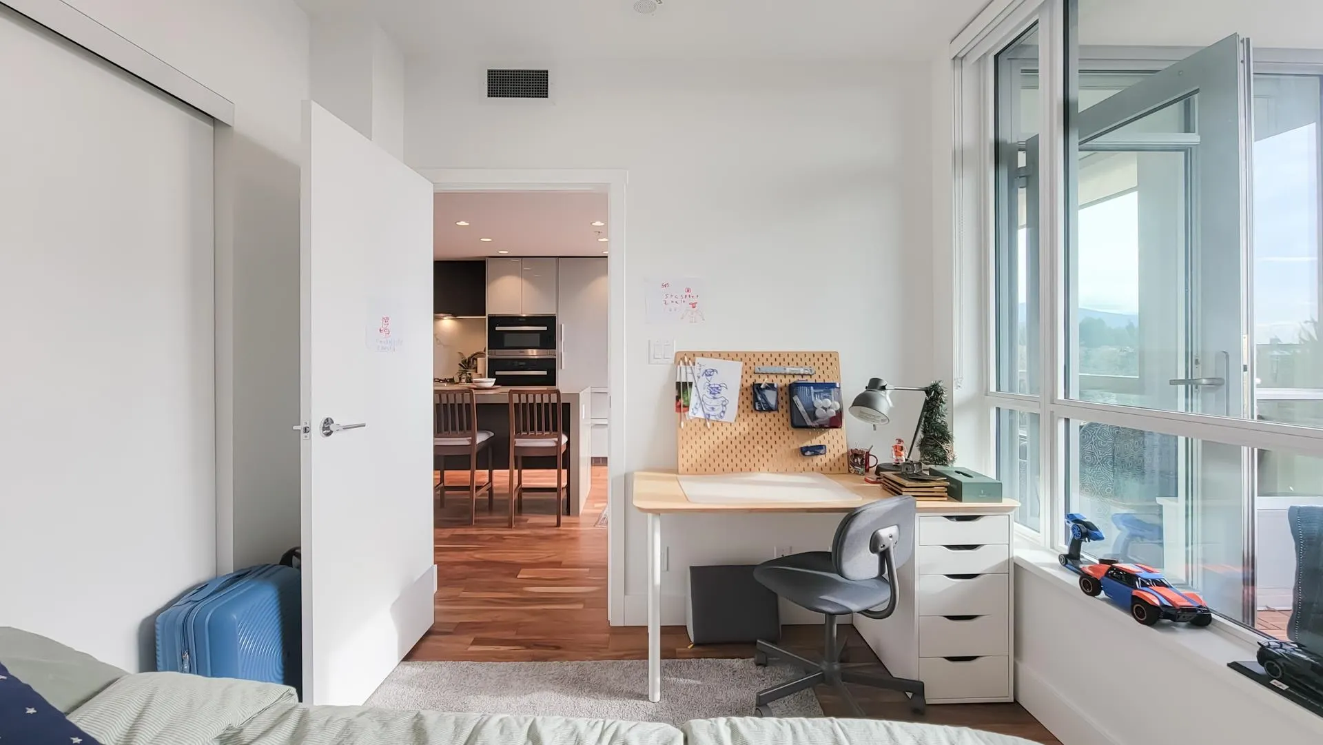 1302 1632 Lions Gate Lane