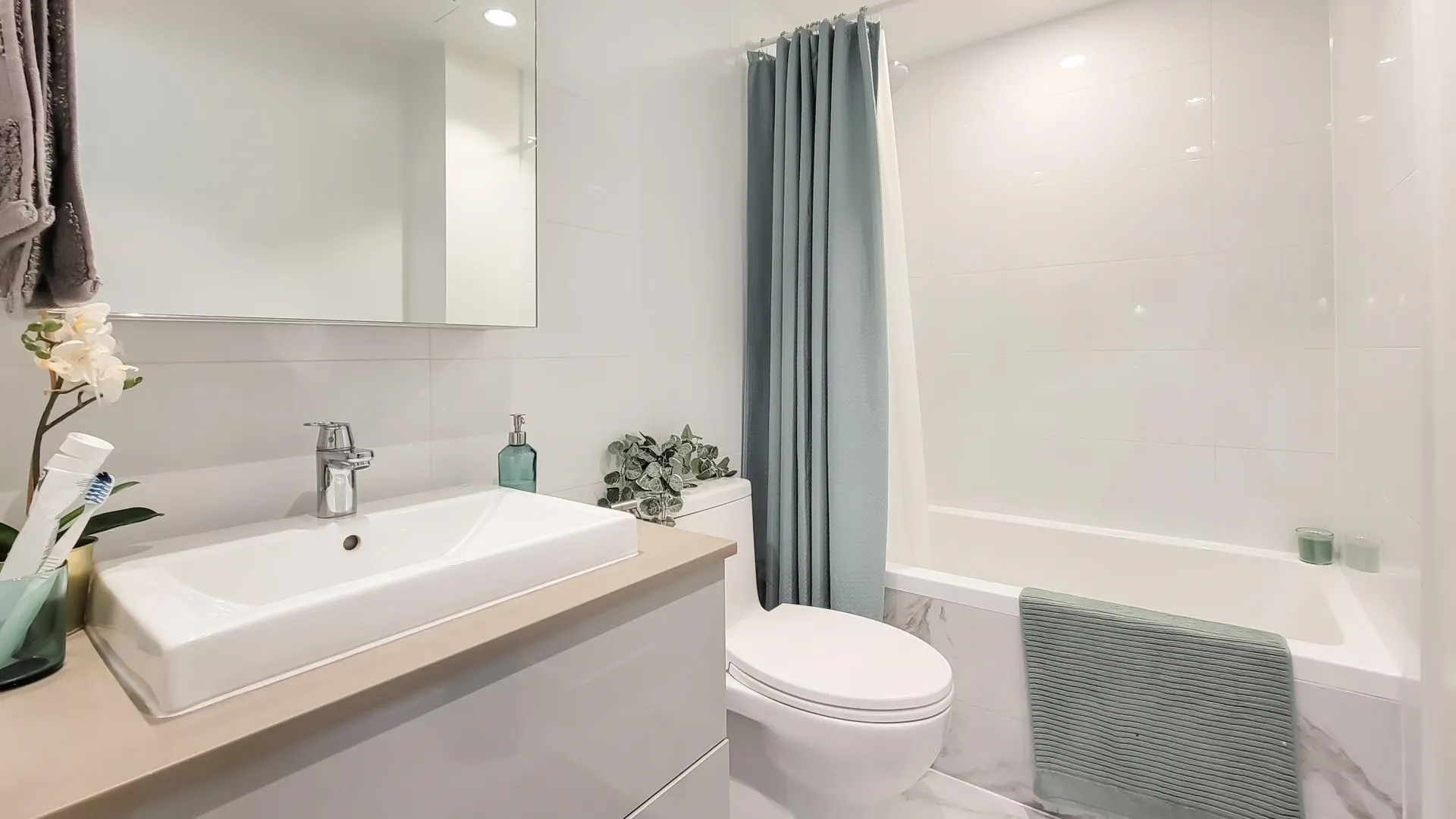 1302 1632 Lions Gate Lane