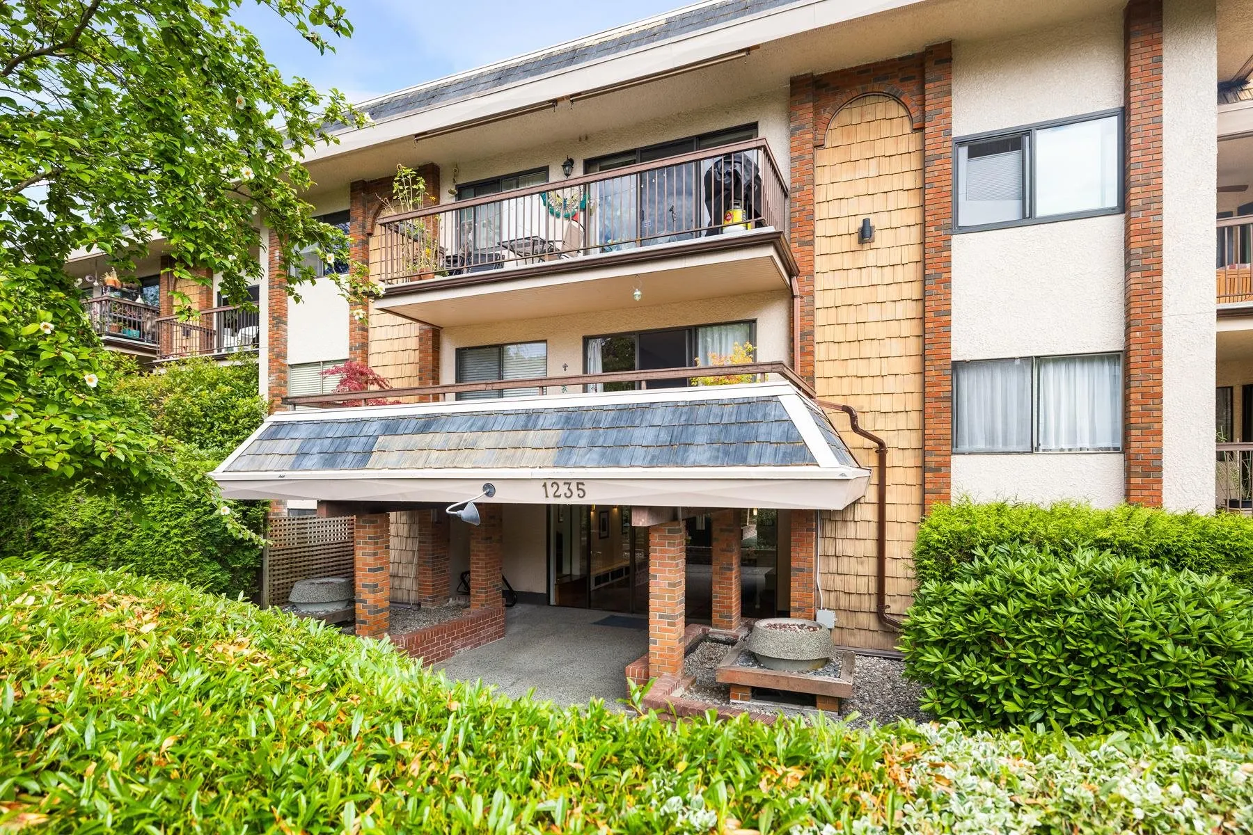 301 1235 W 15th Avenue