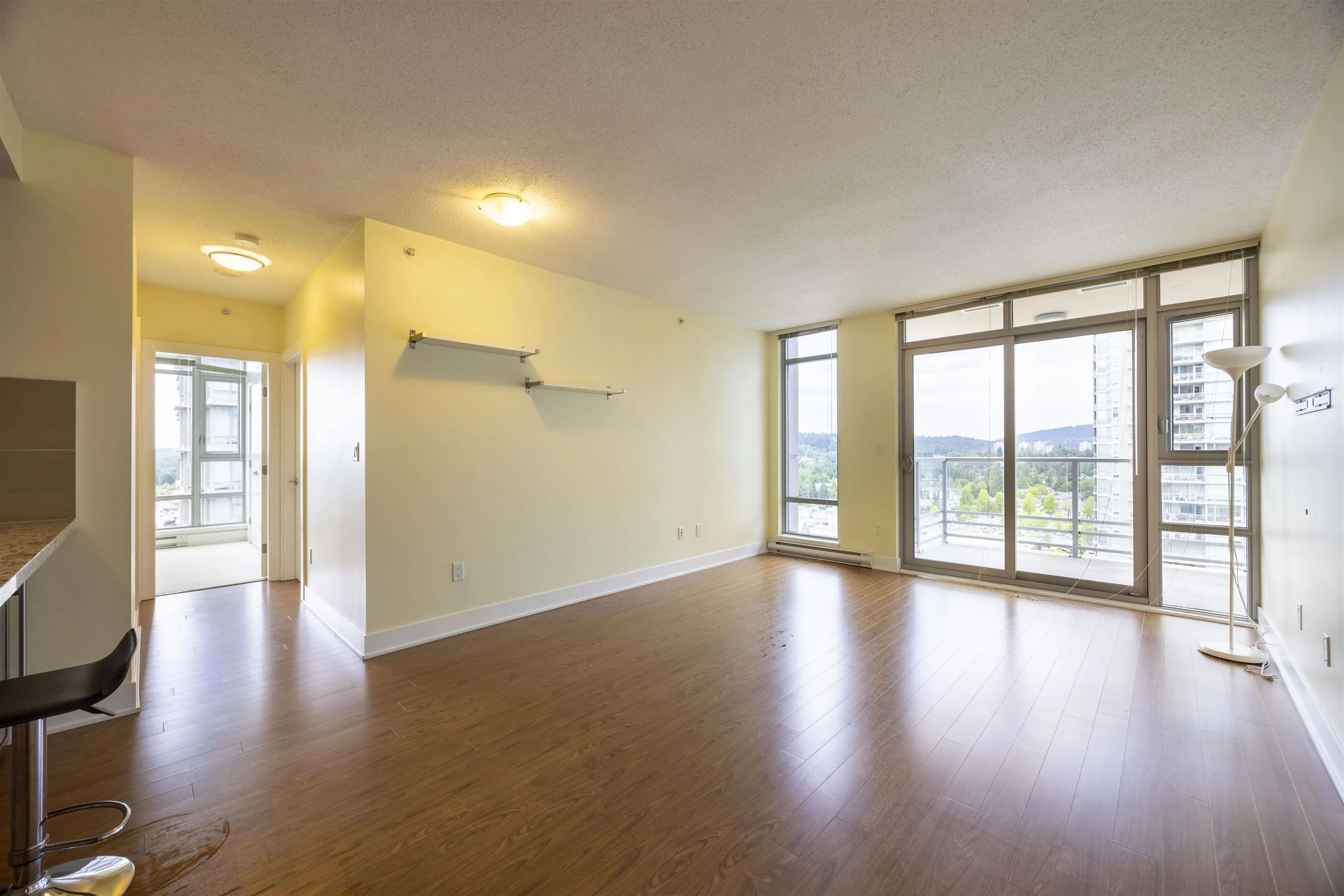 2002 1155 The High Street