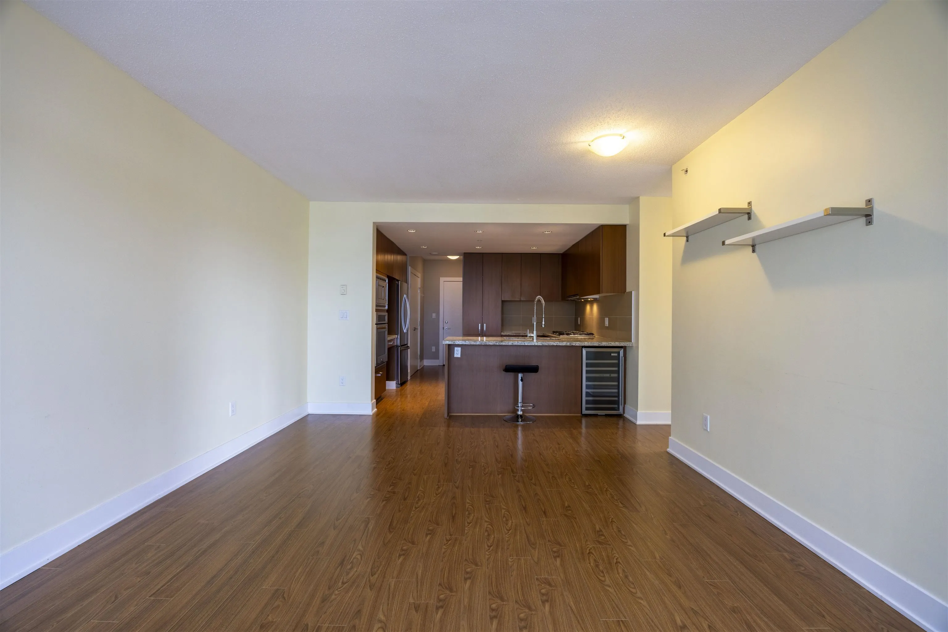 2002 1155 The High Street