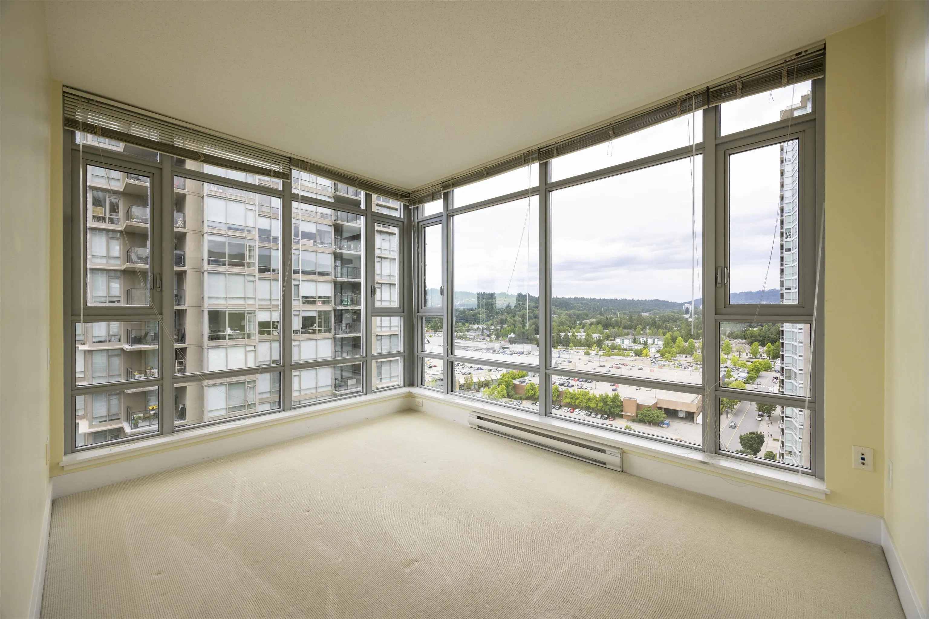 2002 1155 The High Street