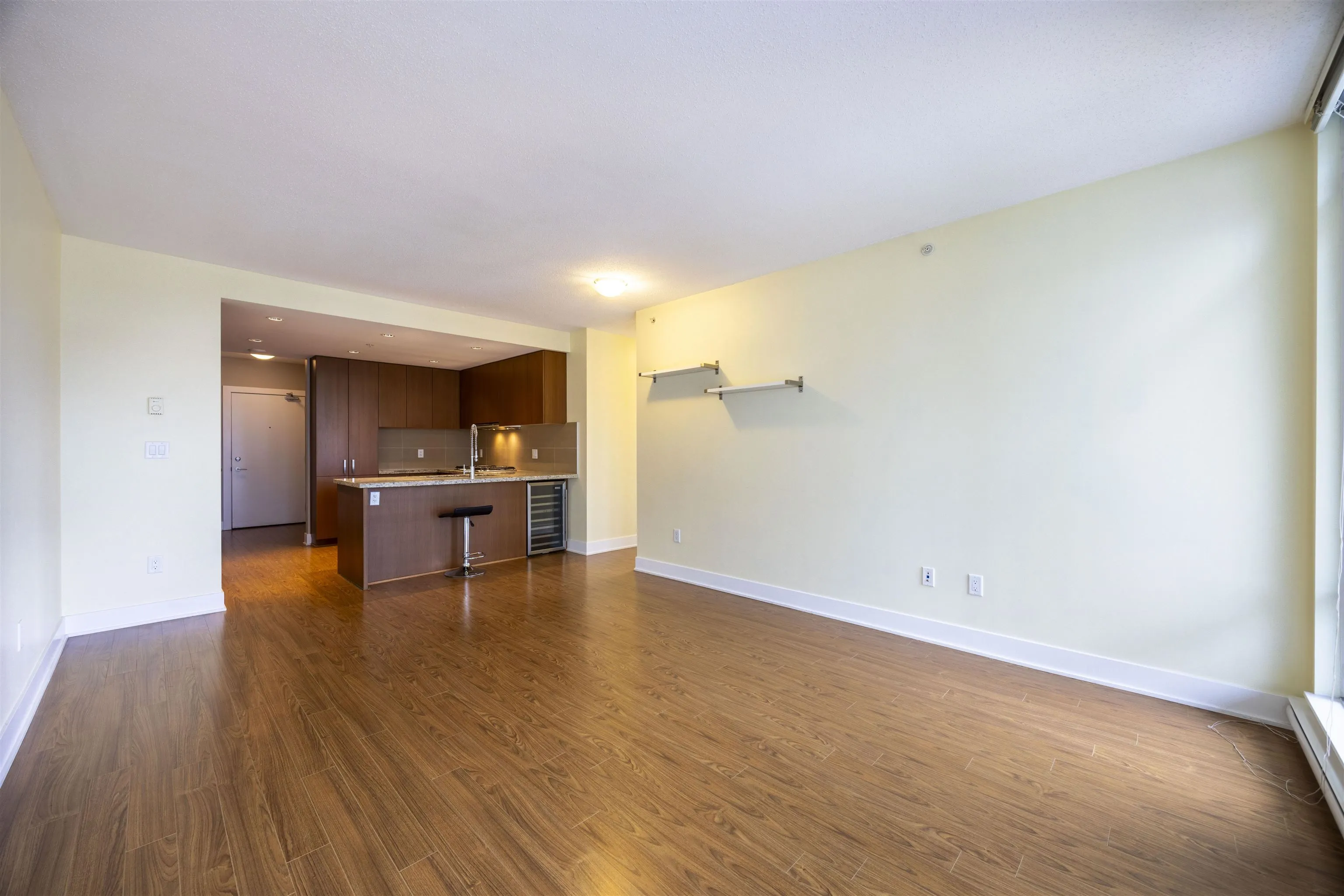 2002 1155 The High Street