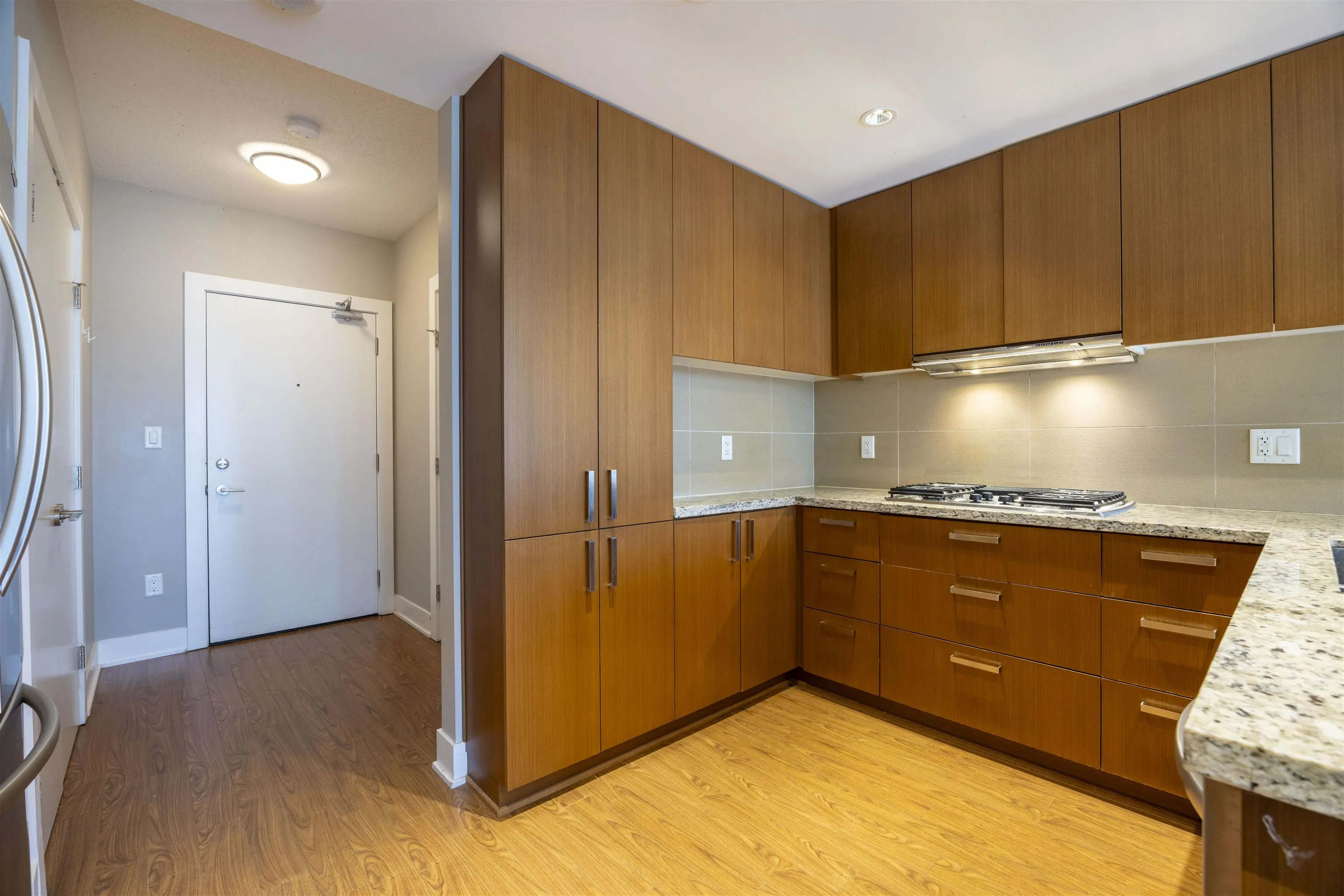 2002 1155 The High Street