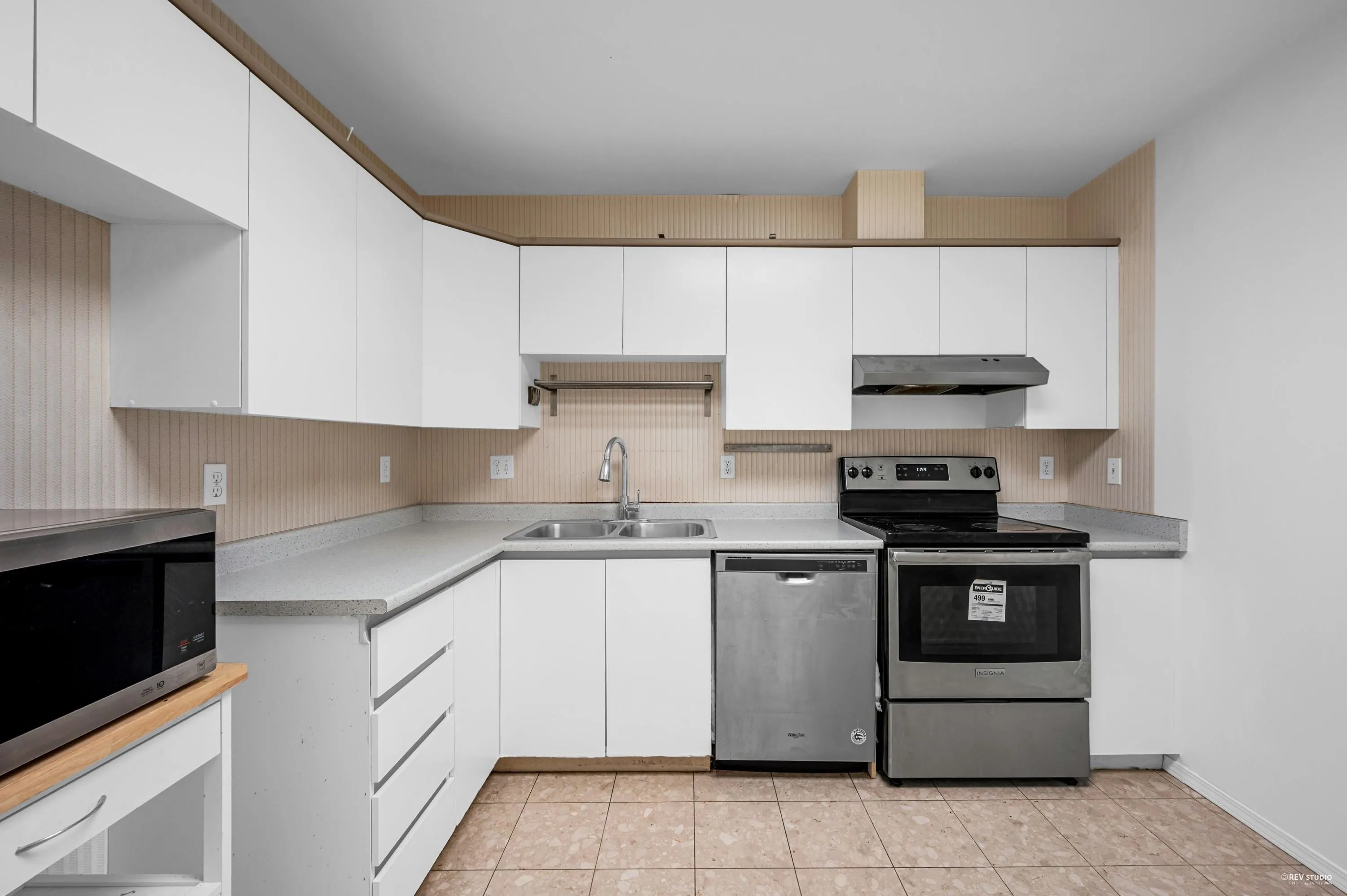 2104 6220 Mckay Avenue