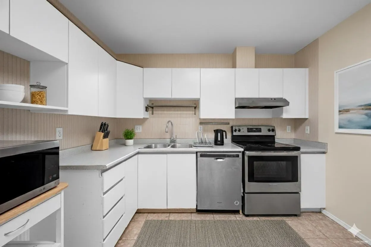 2104 6220 Mckay Avenue