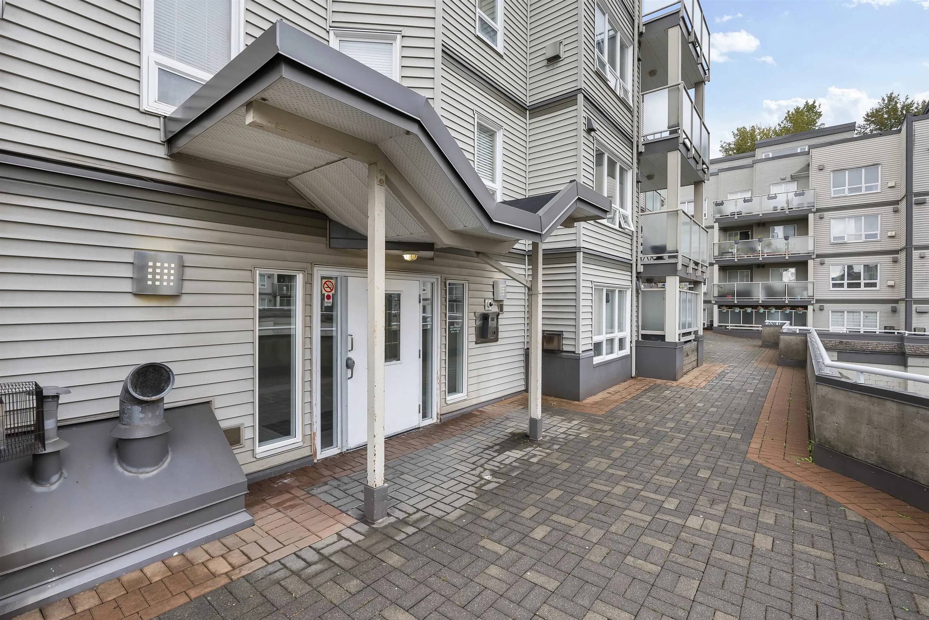 305 14355 103 Avenue