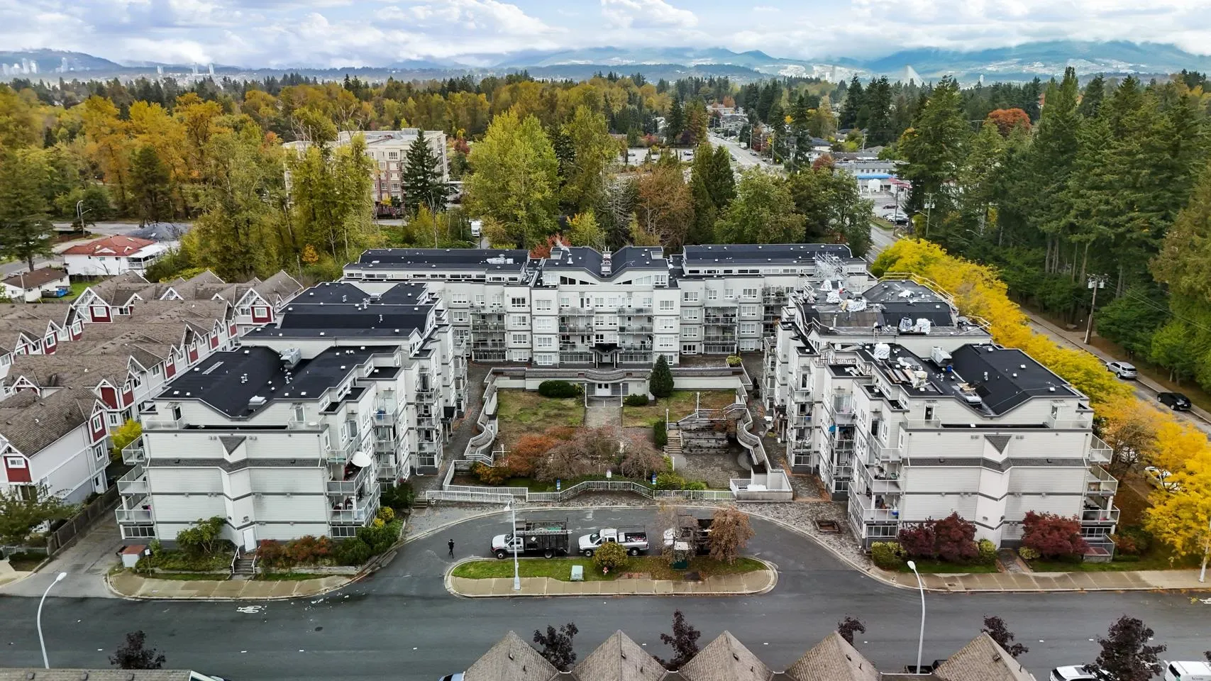 305 14355 103 Avenue