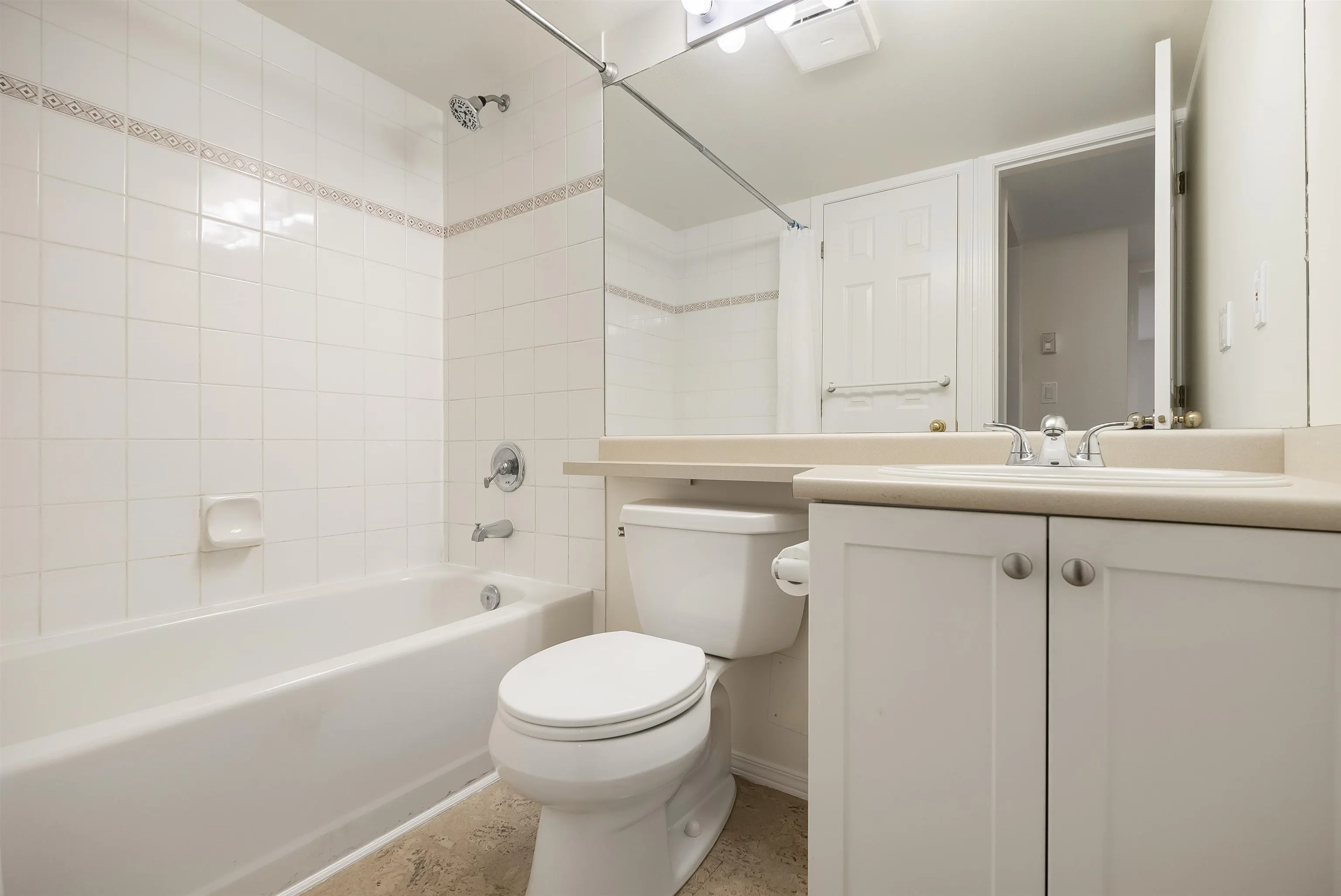 305 14355 103 Avenue