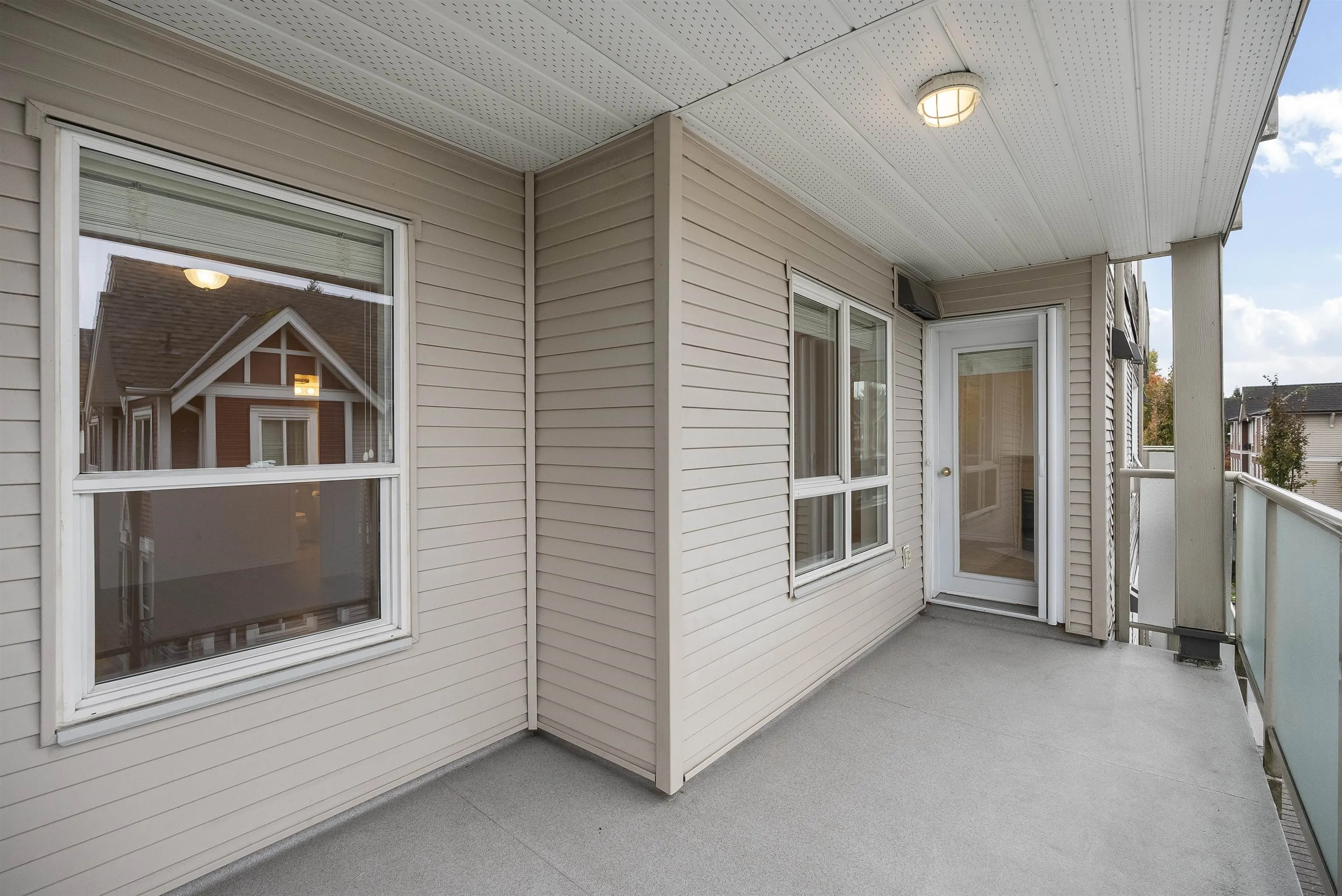 305 14355 103 Avenue