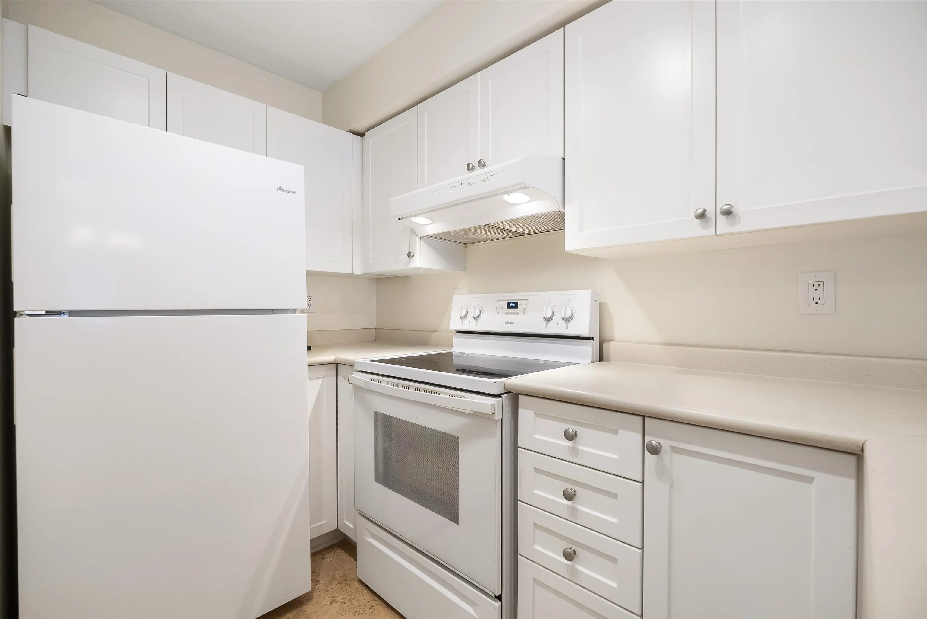 305 14355 103 Avenue