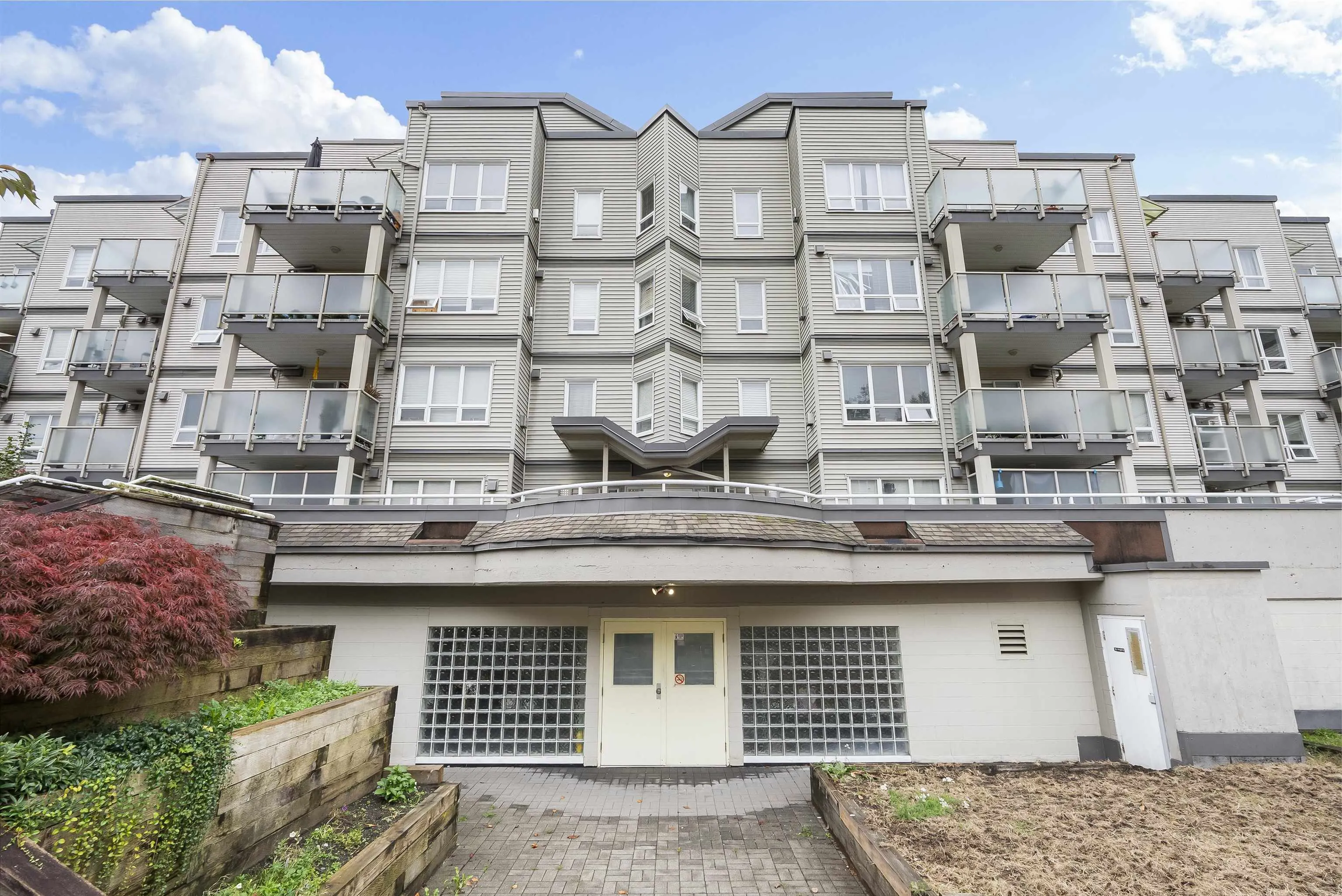 305 14355 103 Avenue