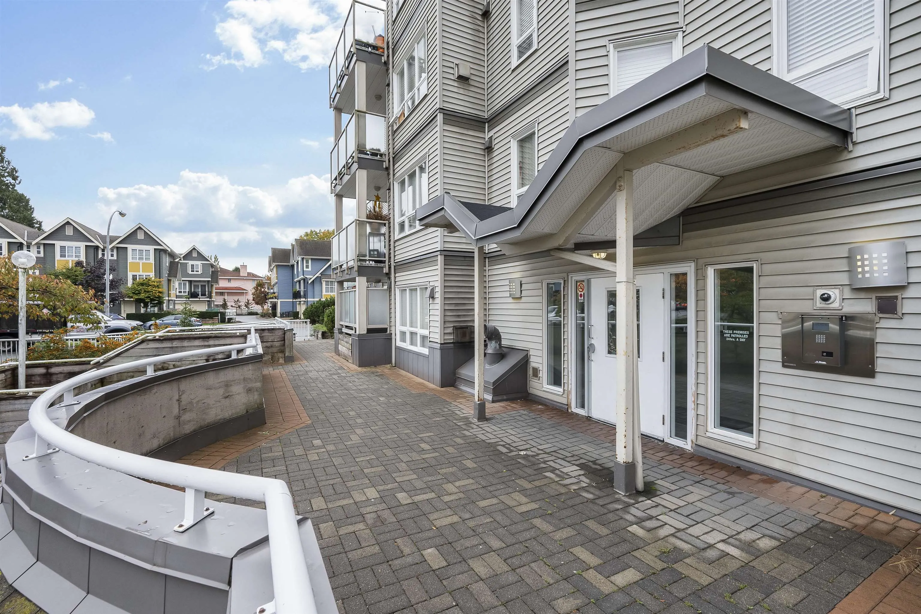 305 14355 103 Avenue