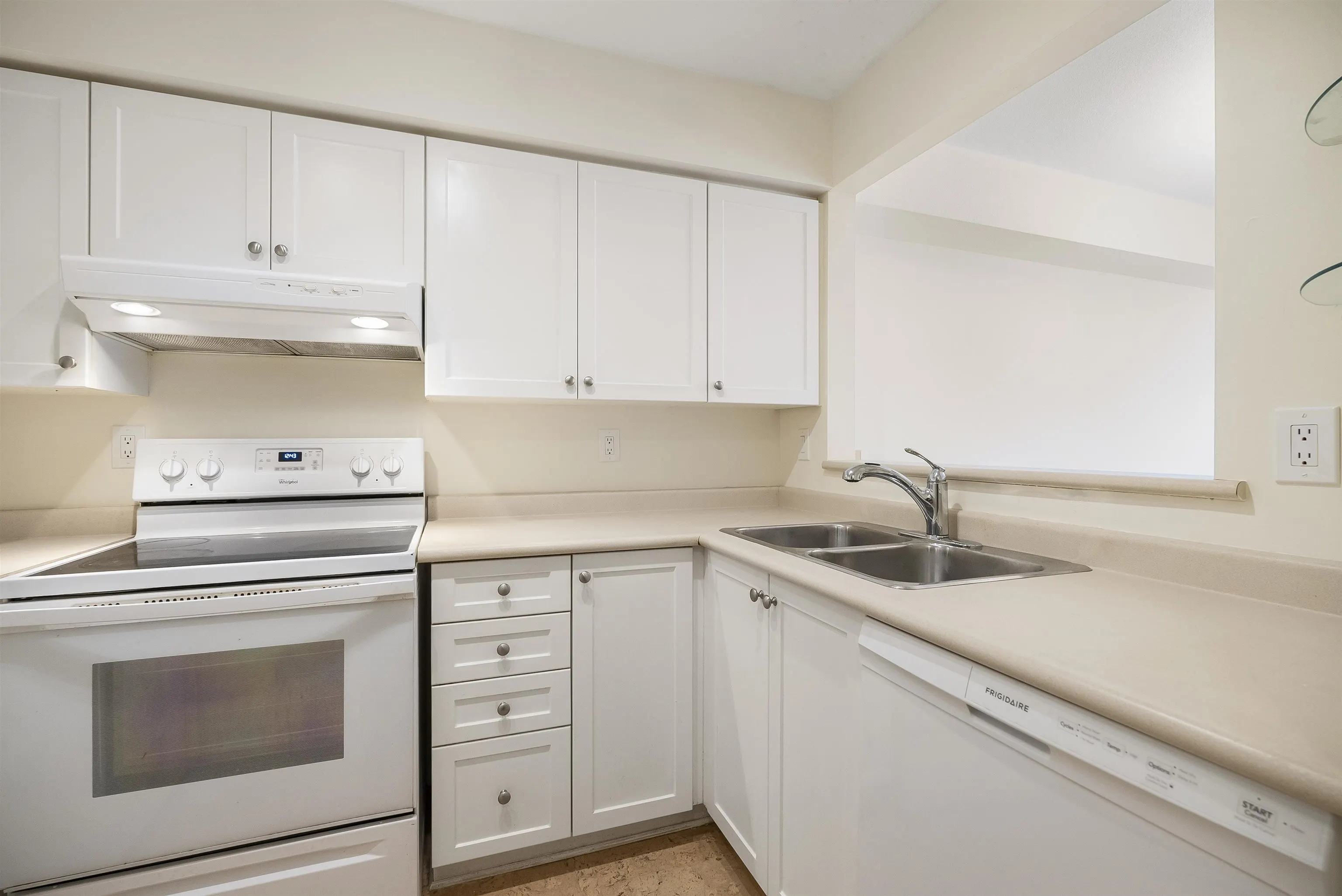 305 14355 103 Avenue