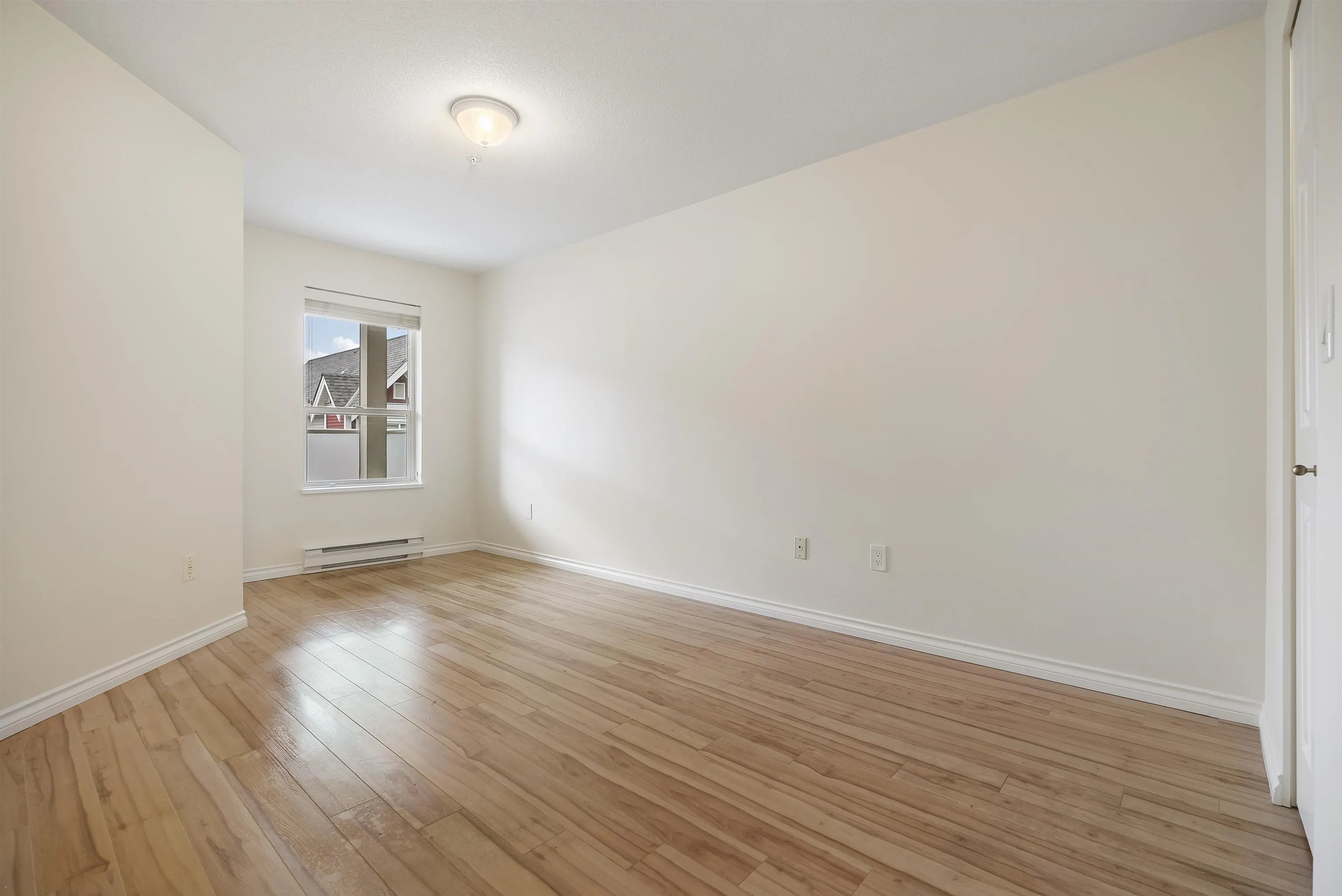 305 14355 103 Avenue