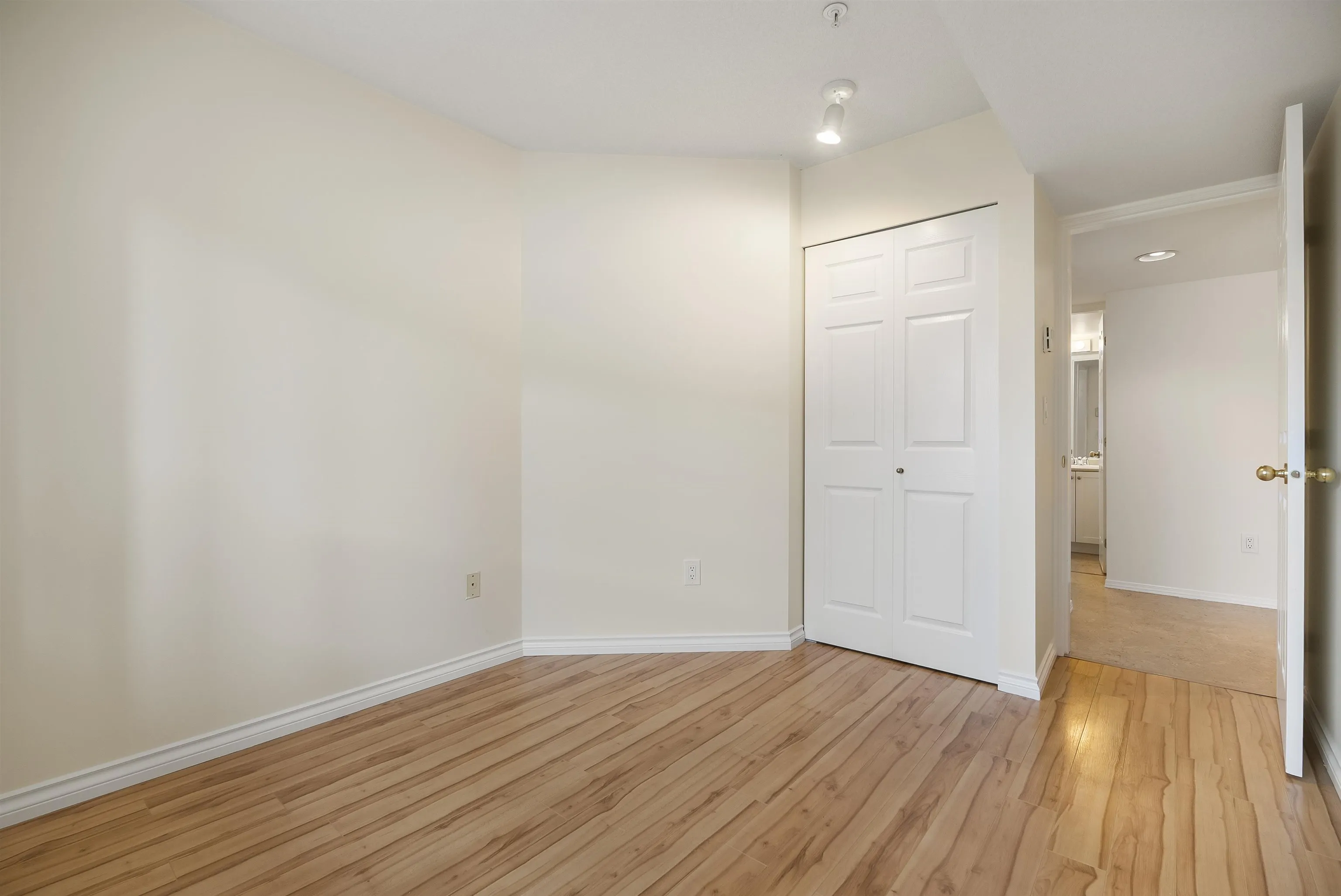 305 14355 103 Avenue