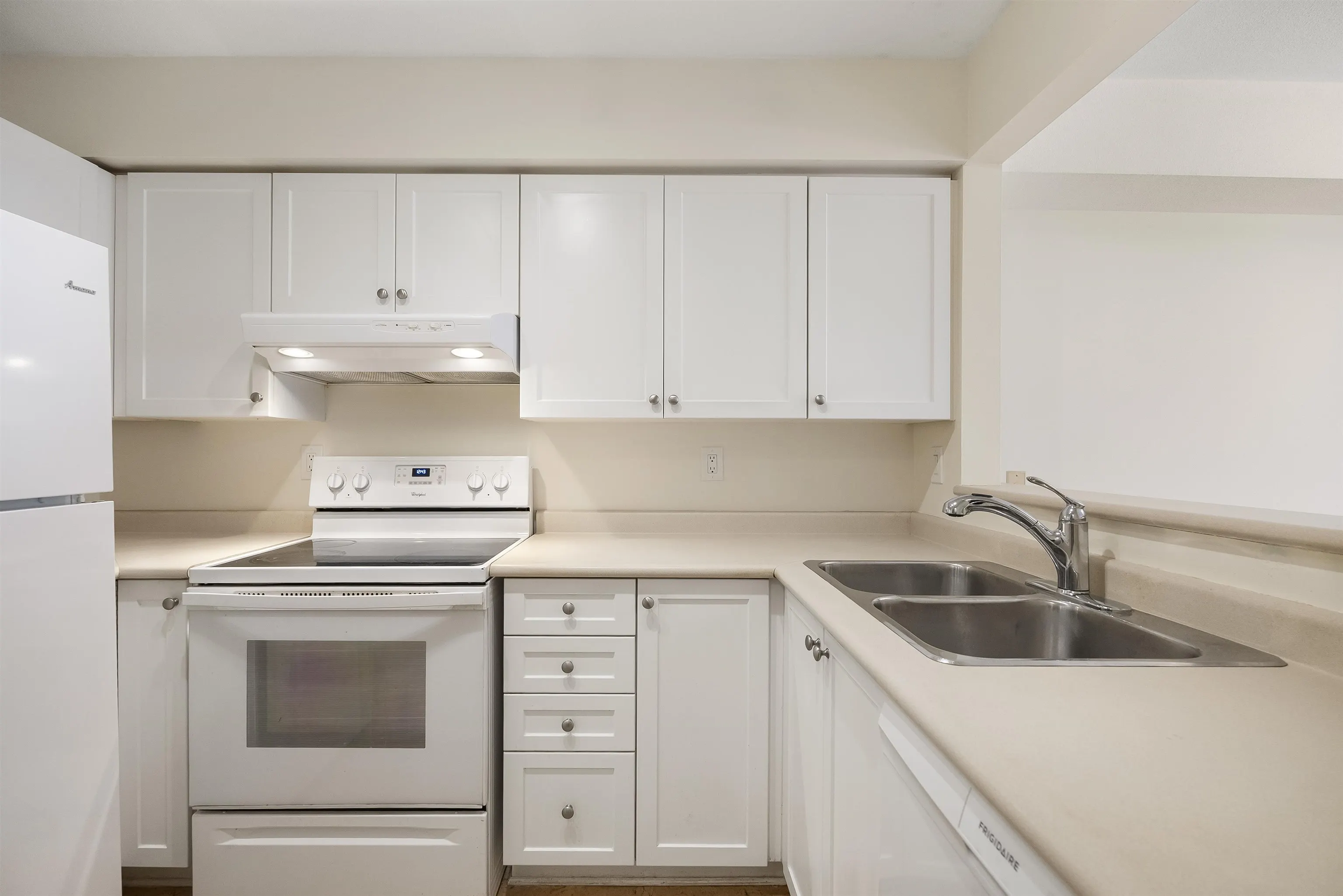 305 14355 103 Avenue