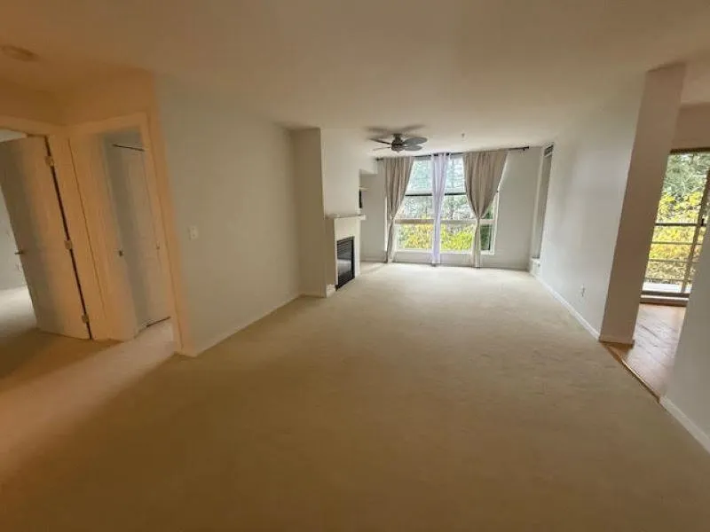 404 9339 University Crescent