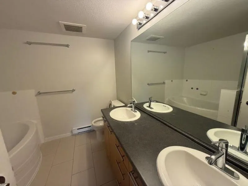 404 9339 University Crescent