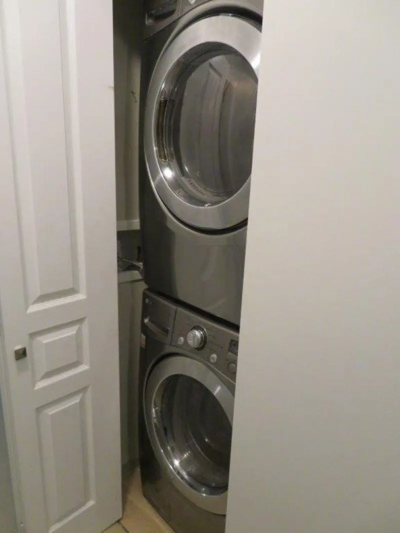 404 9339 University Crescent