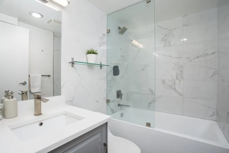 105 825 E 7th Avenue