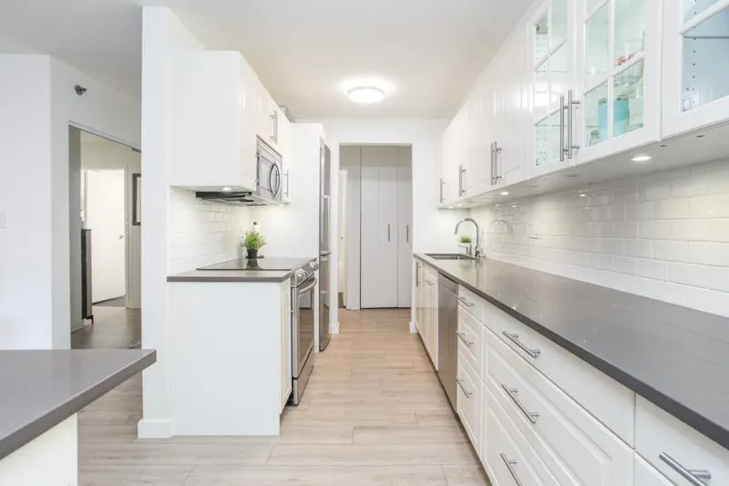 105 825 E 7th Avenue