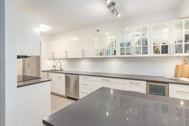 105 825 E 7th Avenue