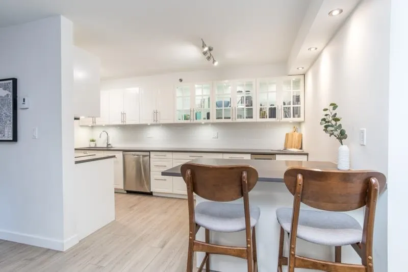 105 825 E 7th Avenue