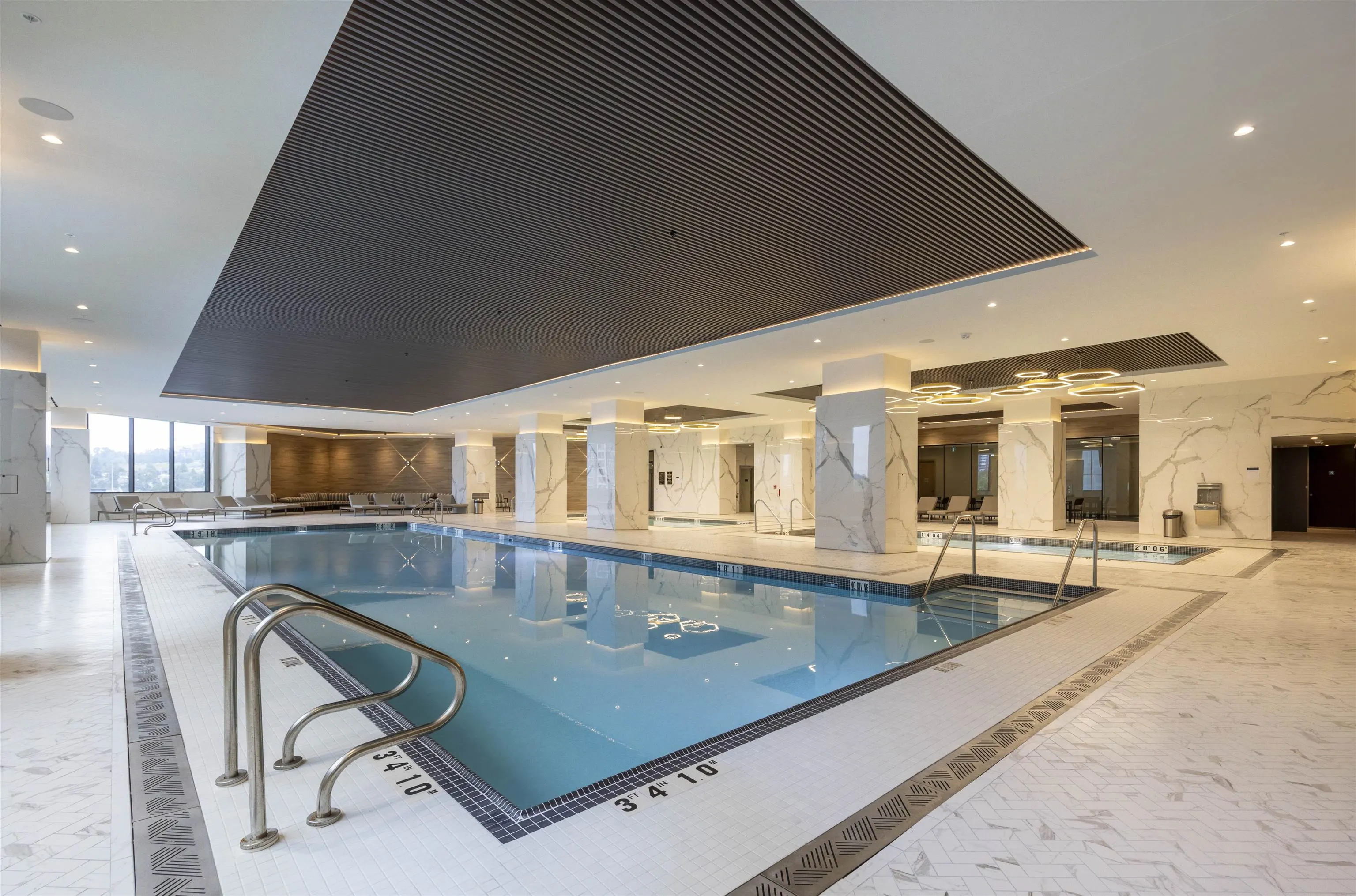 4402 2186 Gilmore Avenue