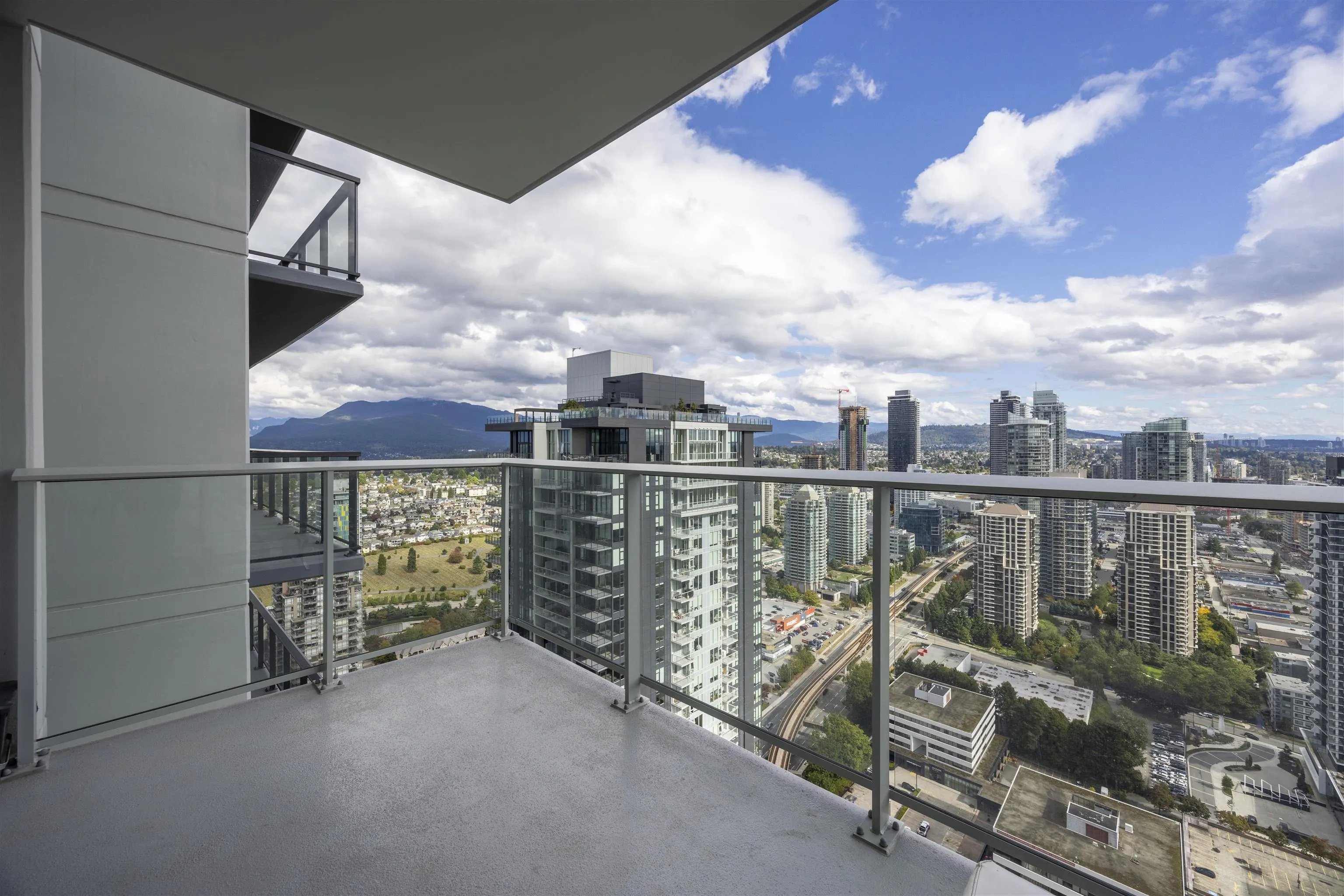 4402 2186 Gilmore Avenue