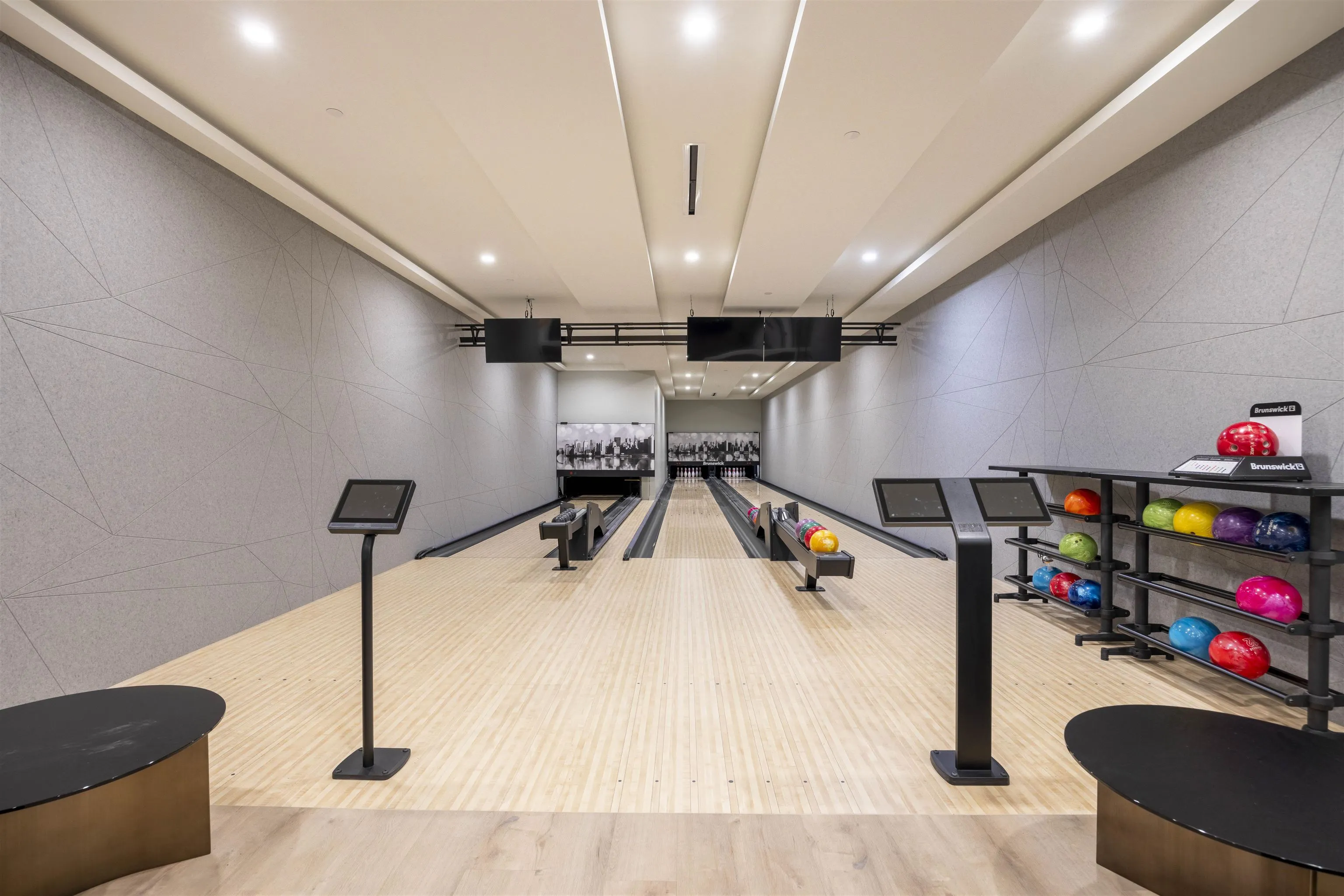 4402 2186 Gilmore Avenue