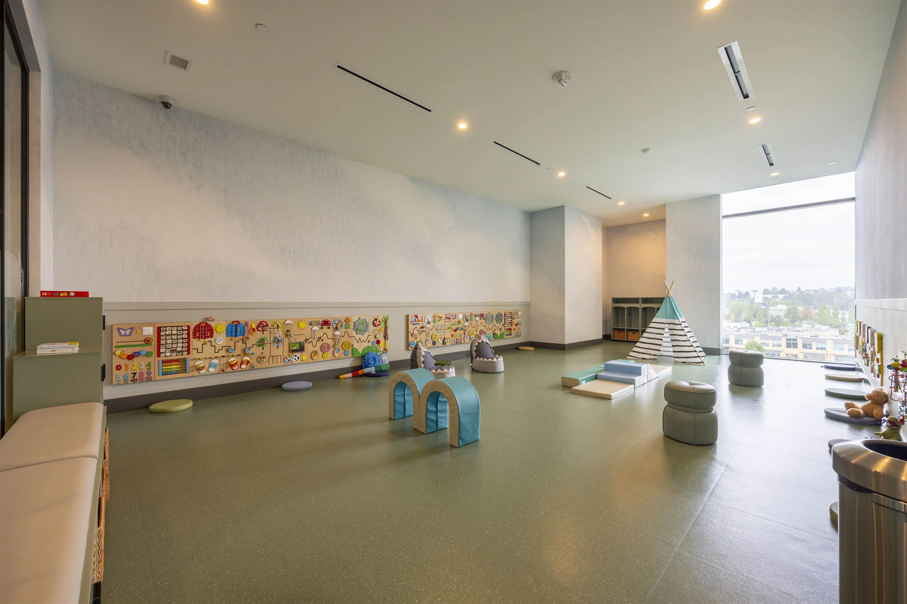 4402 2186 Gilmore Avenue