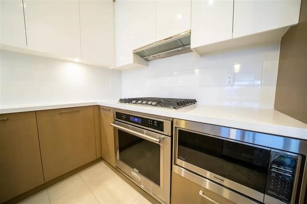 1905 3080 Lincoln Avenue