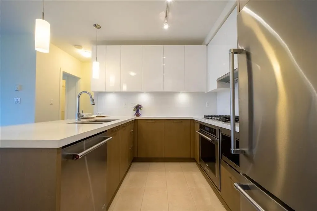 1905 3080 Lincoln Avenue